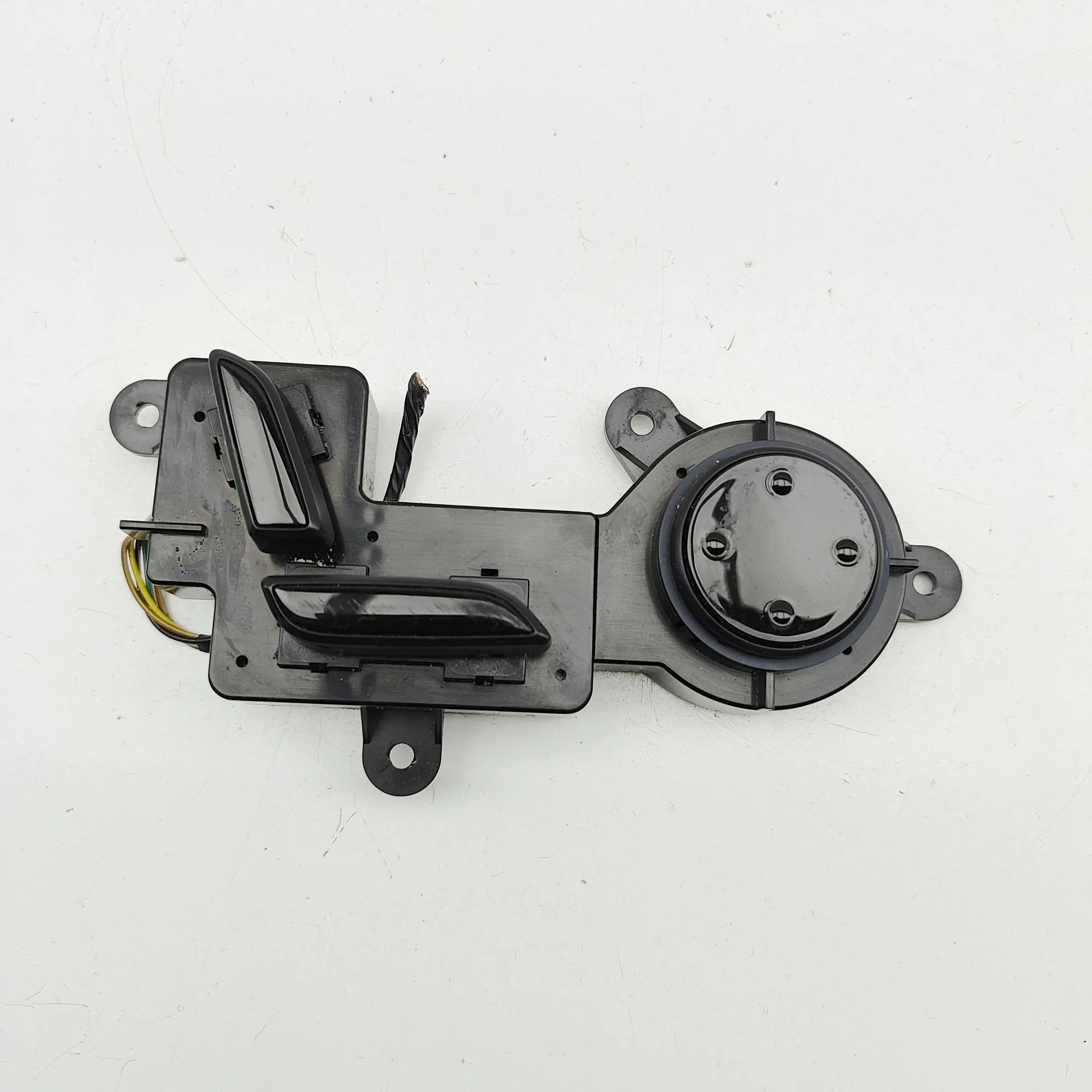 Tesla Model X Right Seat Control Buttons Right Seat Control Buttons — TESLA MODEL X (201...