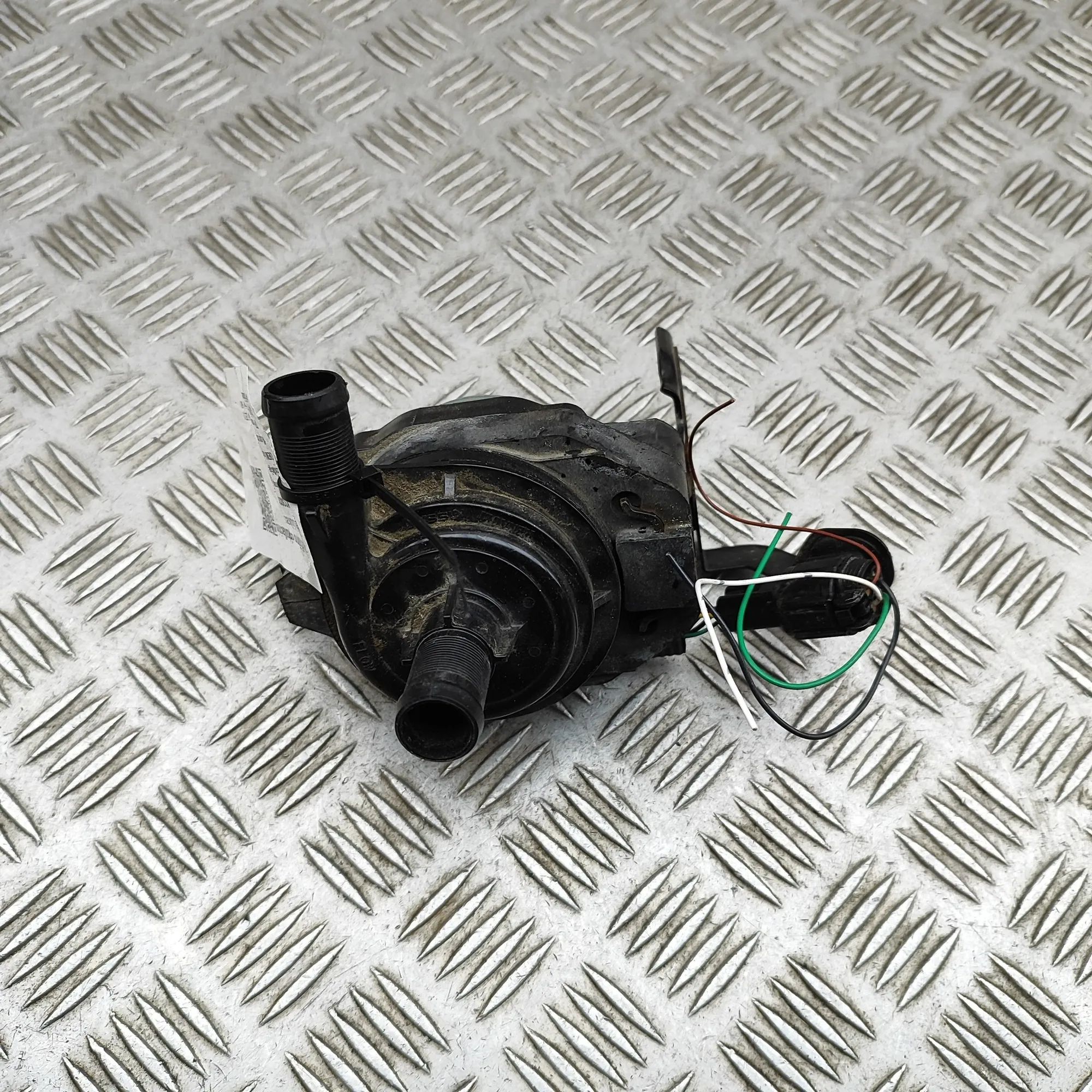 Nissan Leaf Auxiliary Water Pump Auxiliary Water Pump — NISSAN LEAF (ZE1) (2017-...
