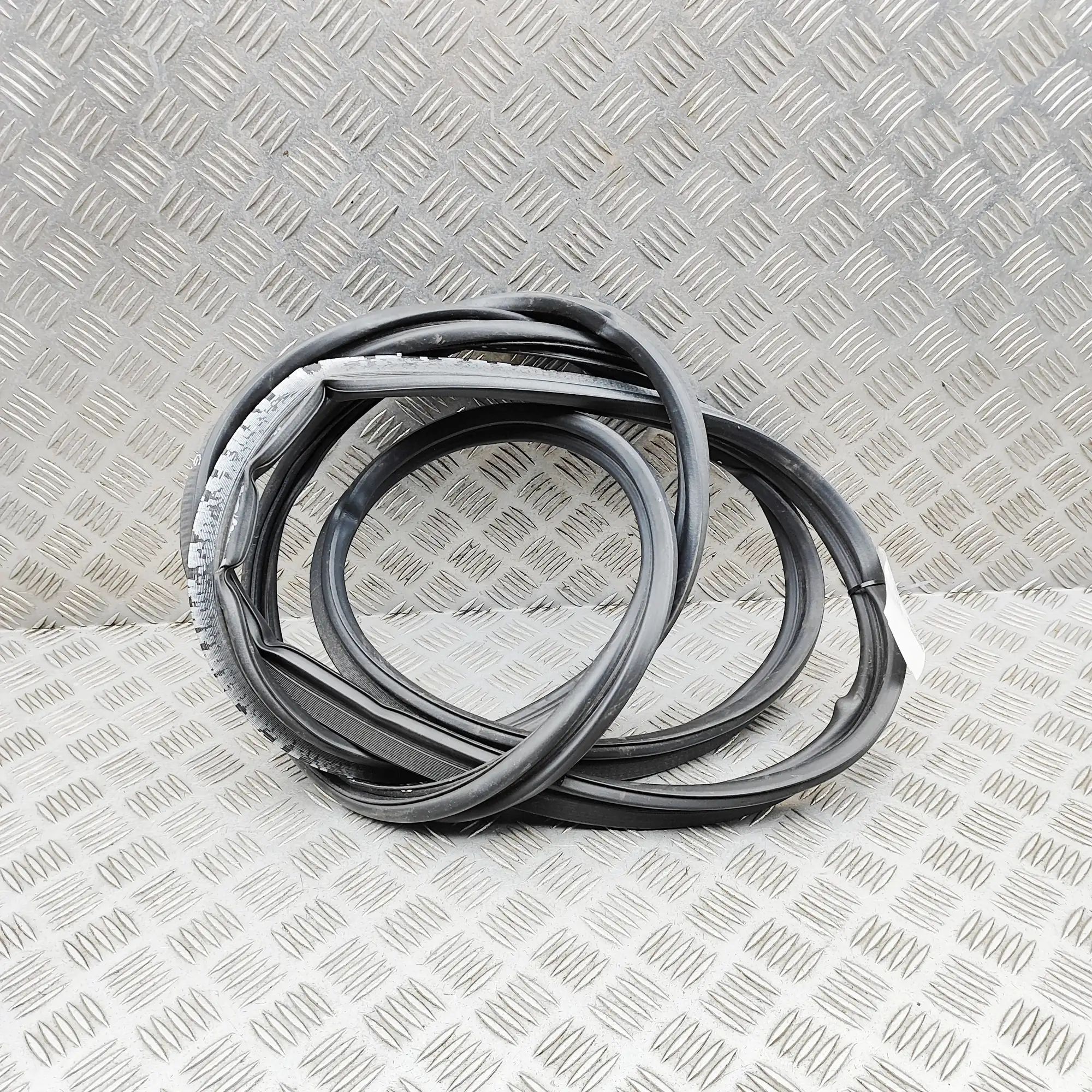 Jaguar XK Tailgate rubber seal Tailgate rubber seal — JAGUAR XK (Coupe X150) (...