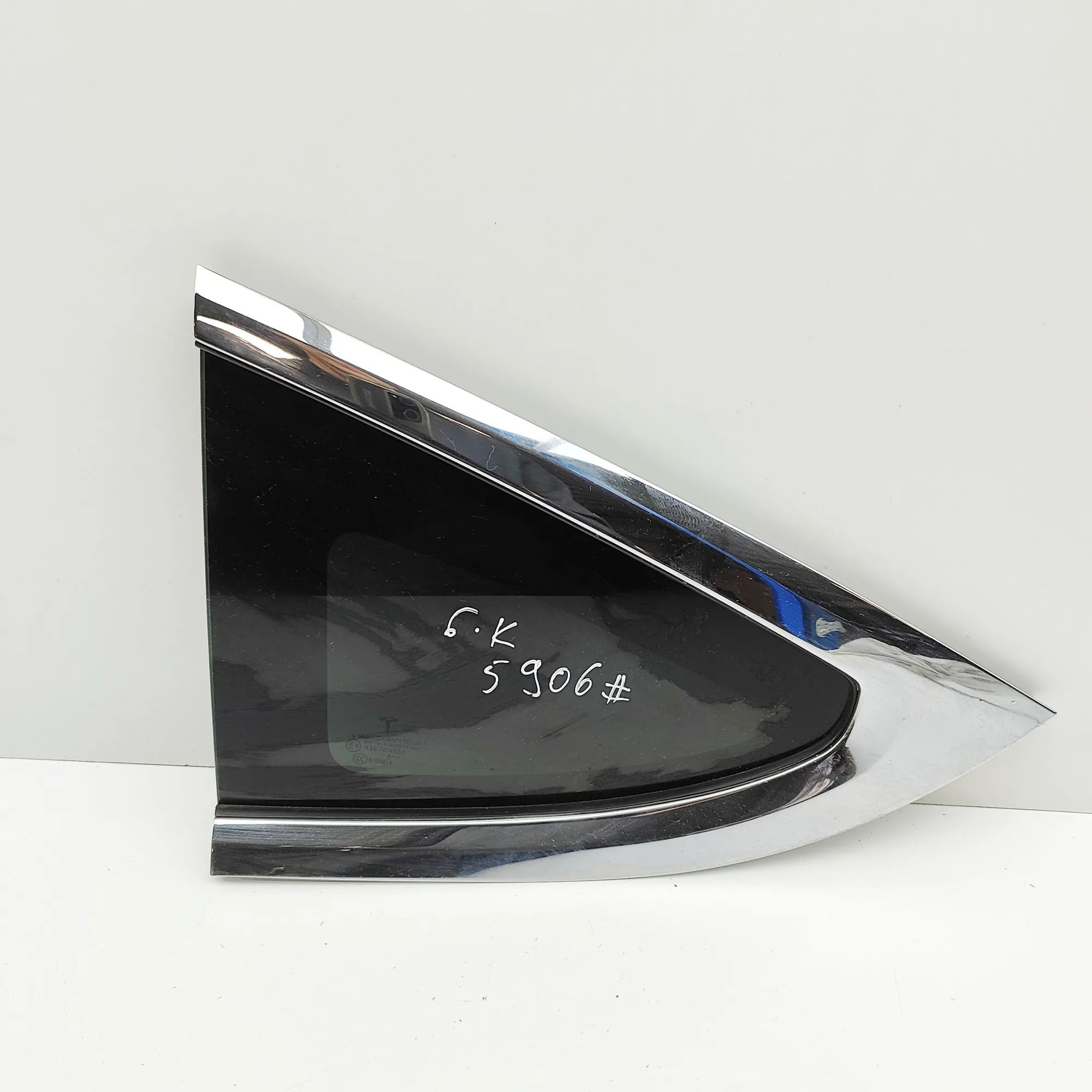 Tesla Model X Rear Left Quarter Window Rear Left Quarter Window — TESLA MODEL X (2013-...