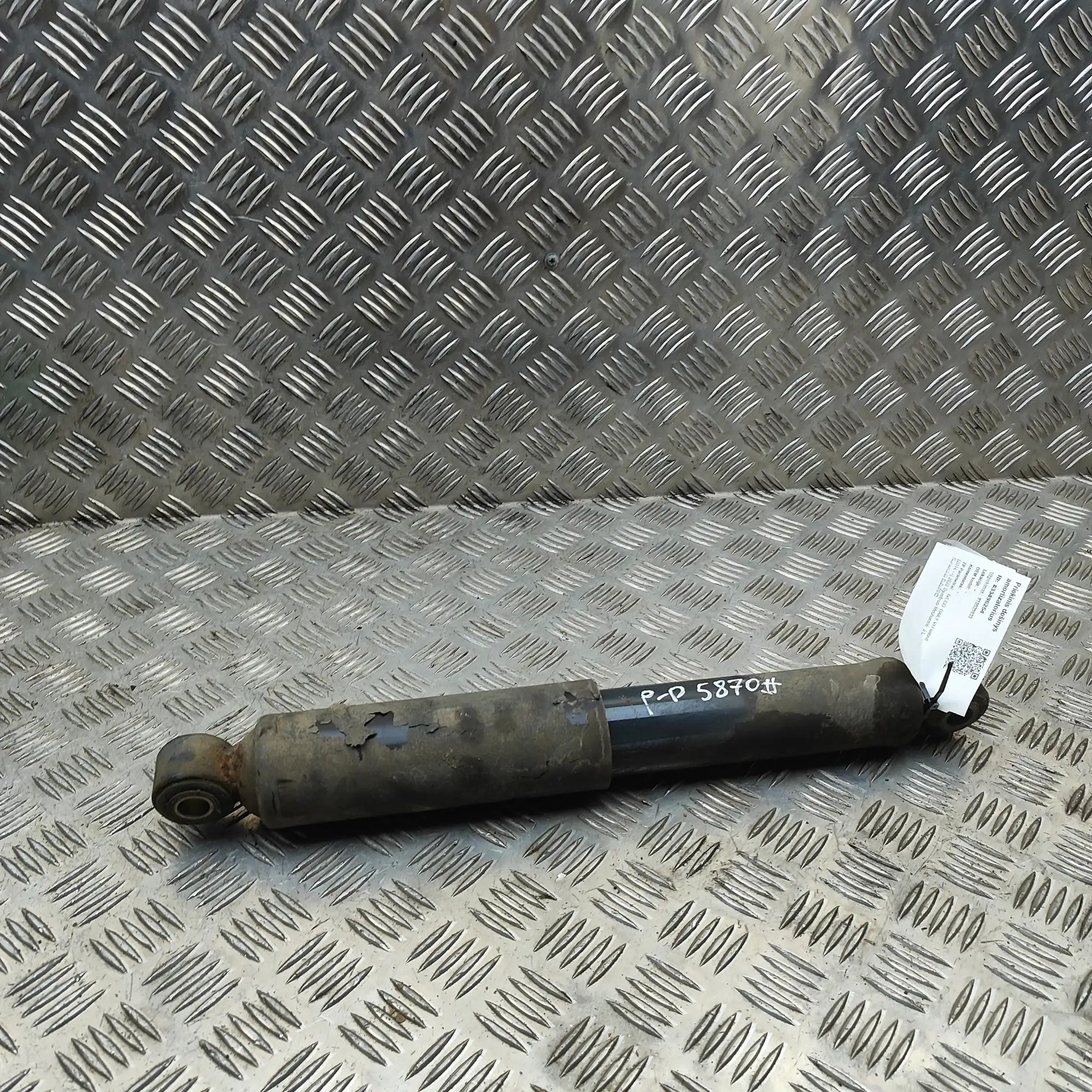 Iveco Daily Shock absorber — front right Shock absorber — front right — IVECO DAILY (VI ...