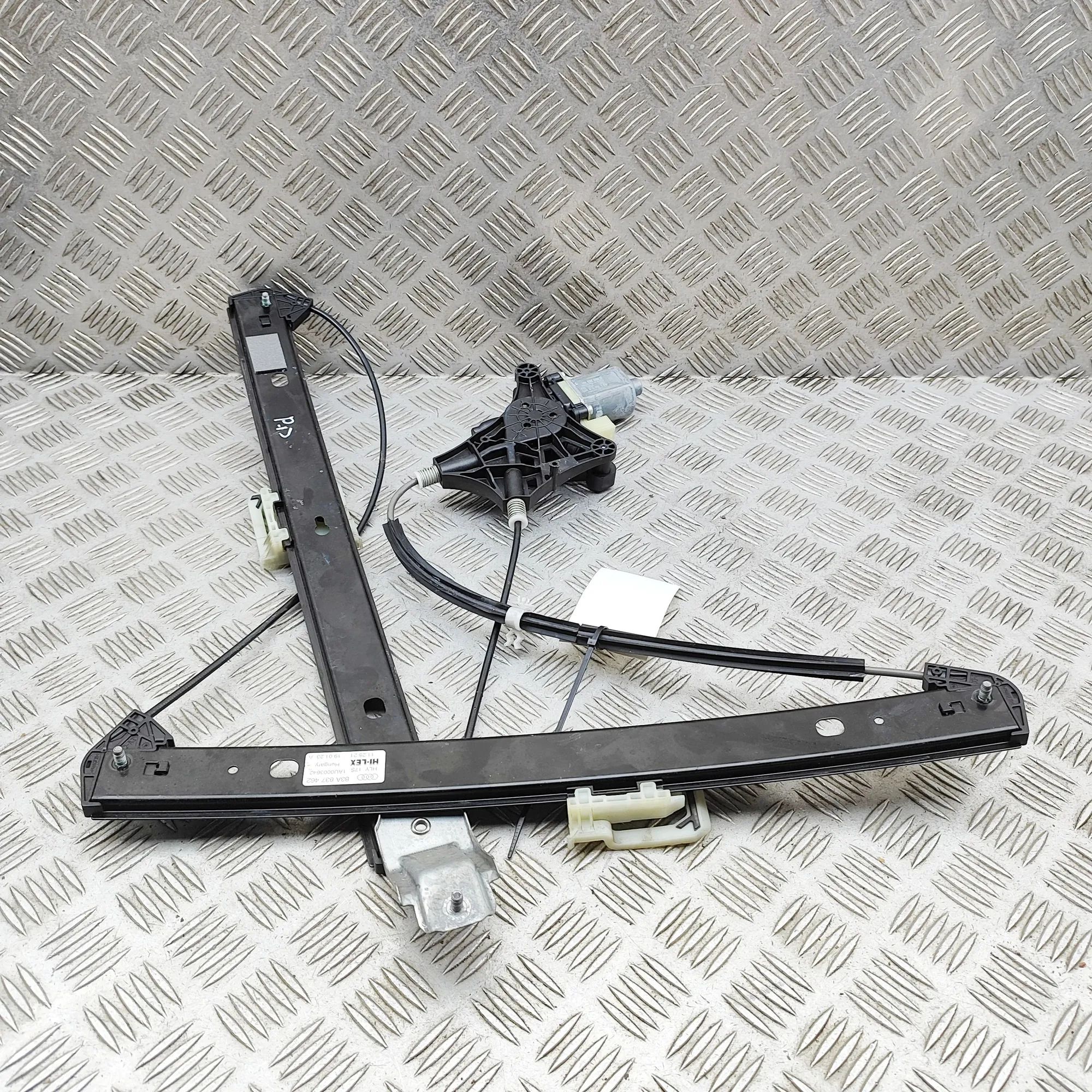 Audi Q3 (F3) Front Right Door Window Regulator Front Right Door Window Regulator — AUDI Q3 (Sp...