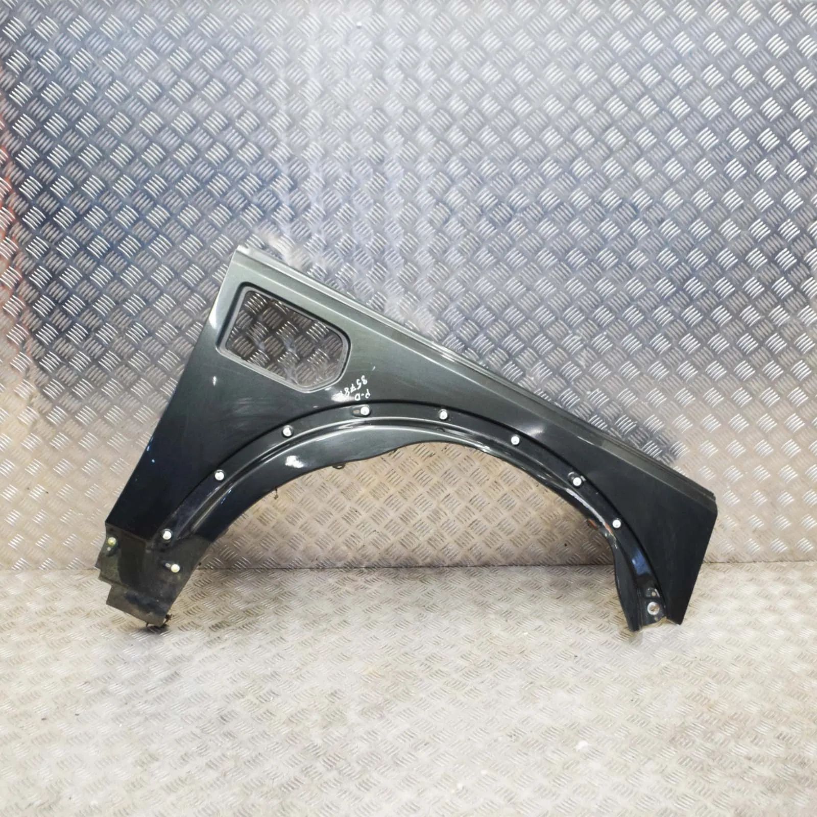 Land Rover Discovery Front Right Fender Front Right Fender — LAND ROVER DISCOVERY (III ...
