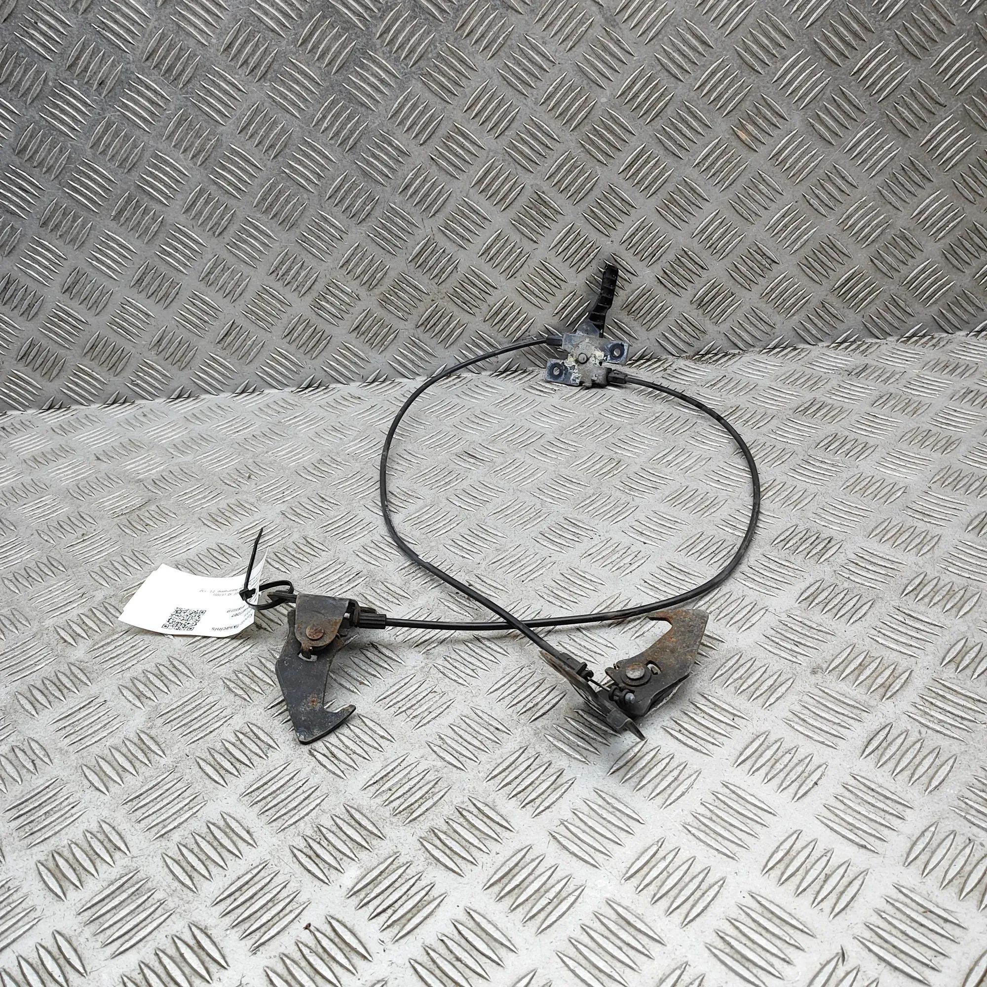 Jaguar XE Bonnet safety catch Bonnet safety catch — JAGUAR XE (X760) (2015-.....