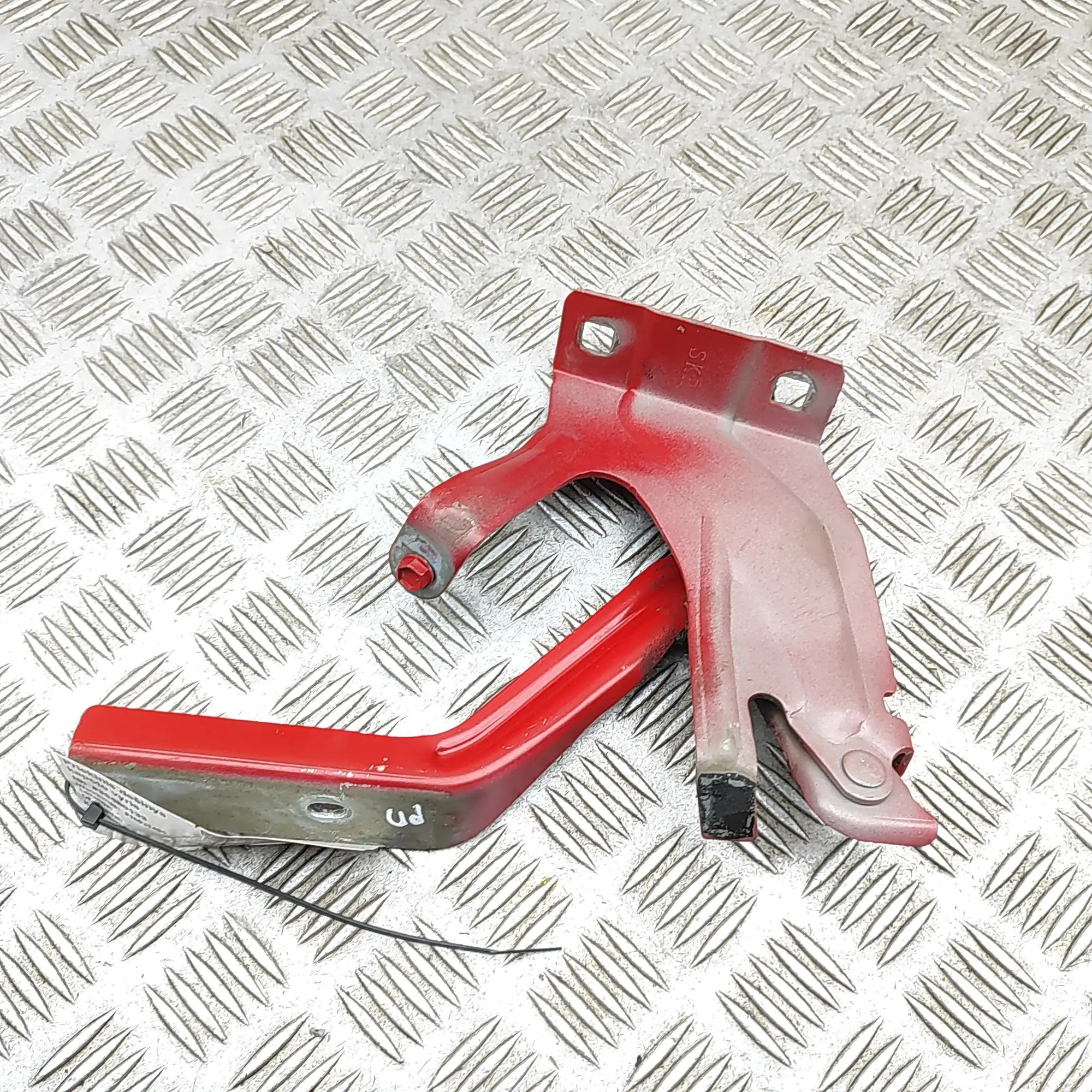 Nissan Leaf Bonnet hinge — front right Bonnet hinge — front right — NISSAN LEAF (ZE1) ...