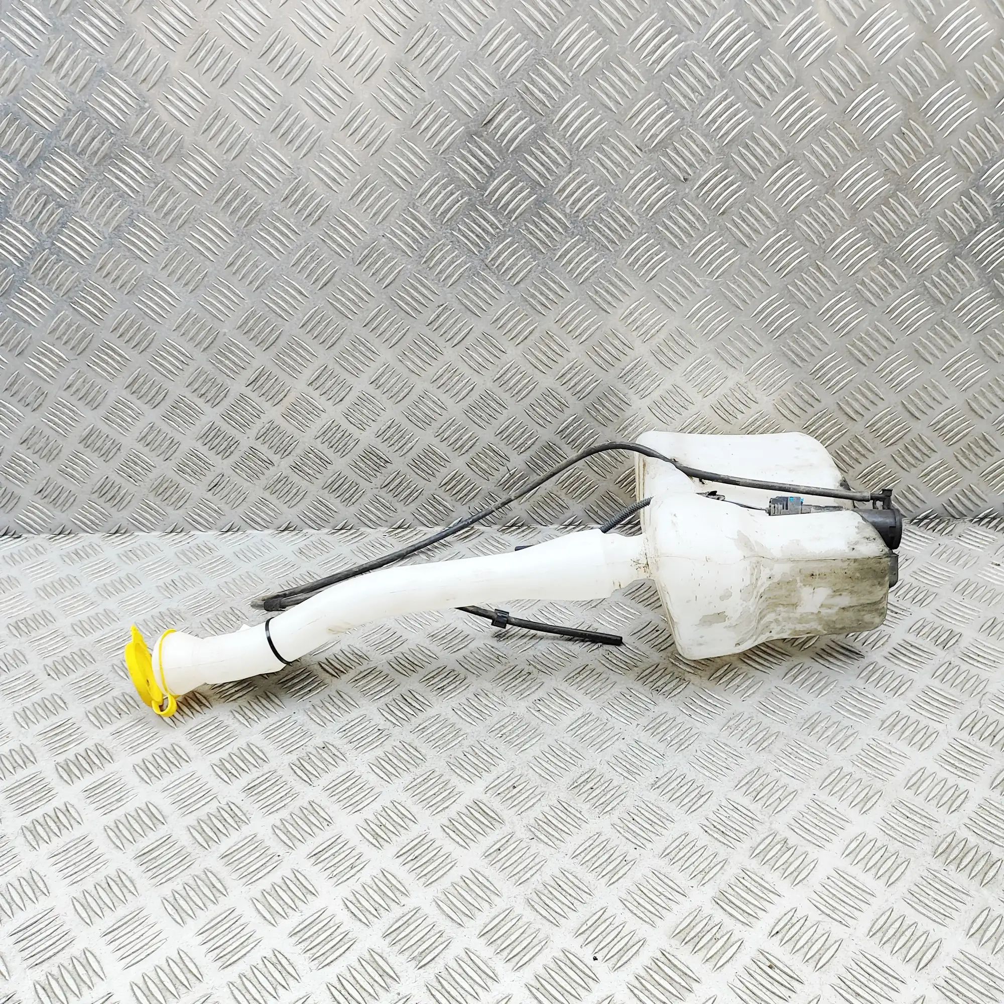 Renault Master Window Washer Tank Window Washer Tank — RENAULT MASTER (III Van FV...
