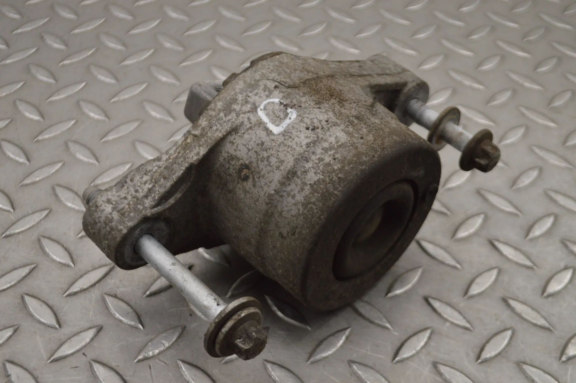 Maserati Ghibli Right Side Engine Mount Right Side Engine Mount — MASERATI GHIBLI (M157...