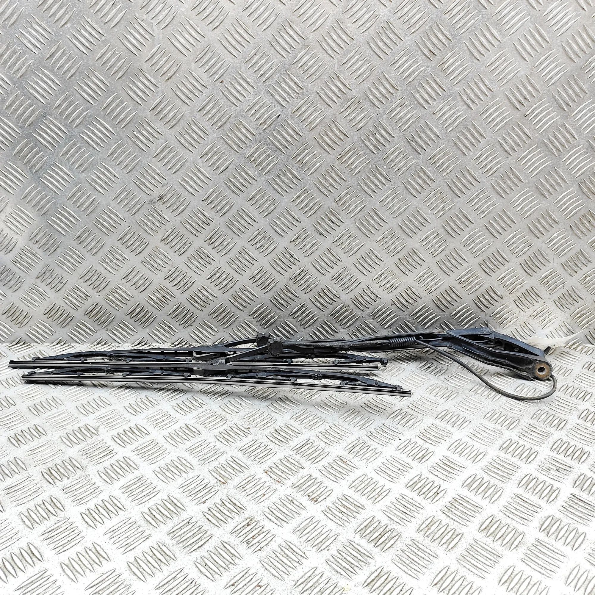 Jaguar XK Front Wiper Arms Front Wiper Arms — JAGUAR XK (8 Coupe X100) (19...