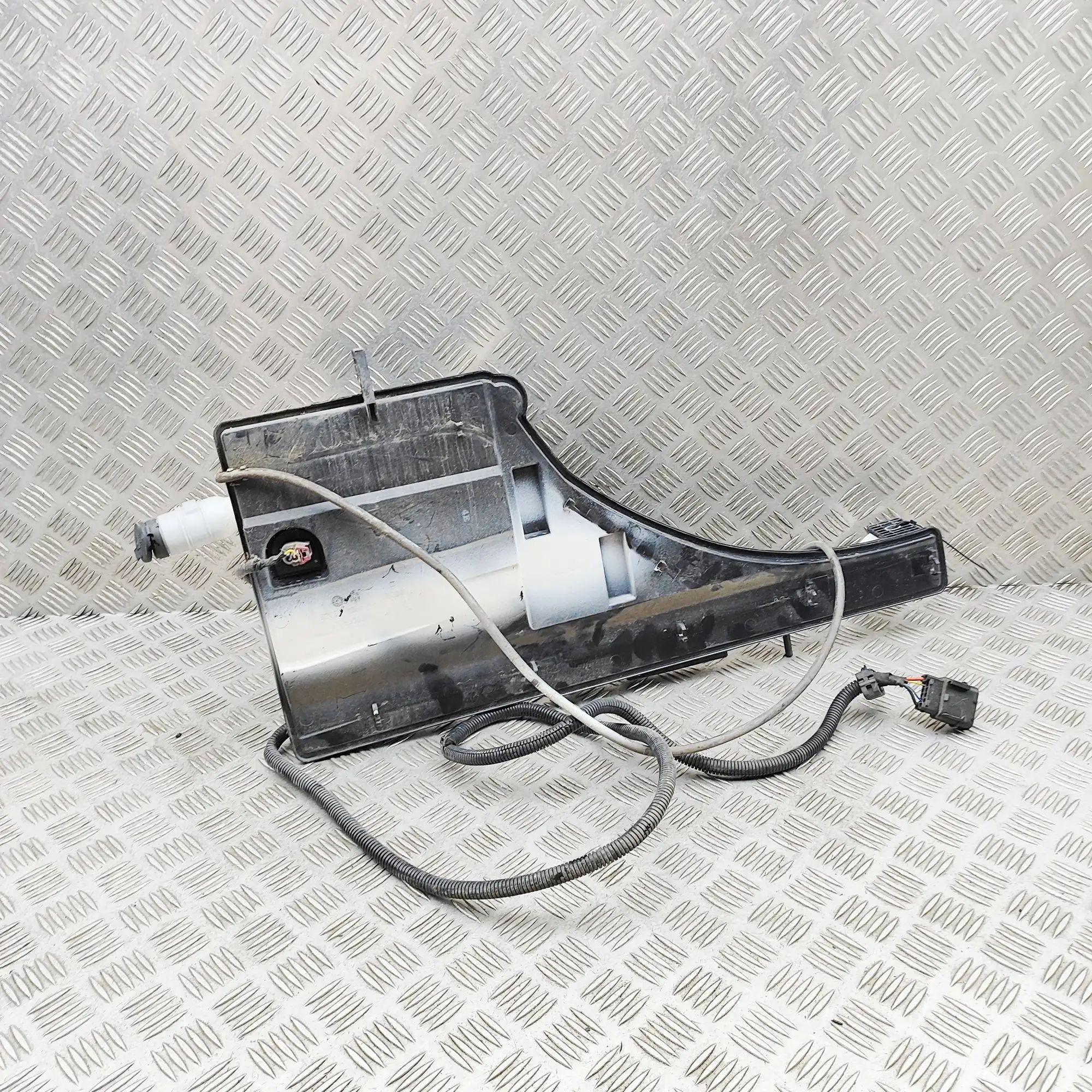 Maserati Ghibli Window Washer Tank Window Washer Tank — MASERATI GHIBLI (M157) (20...