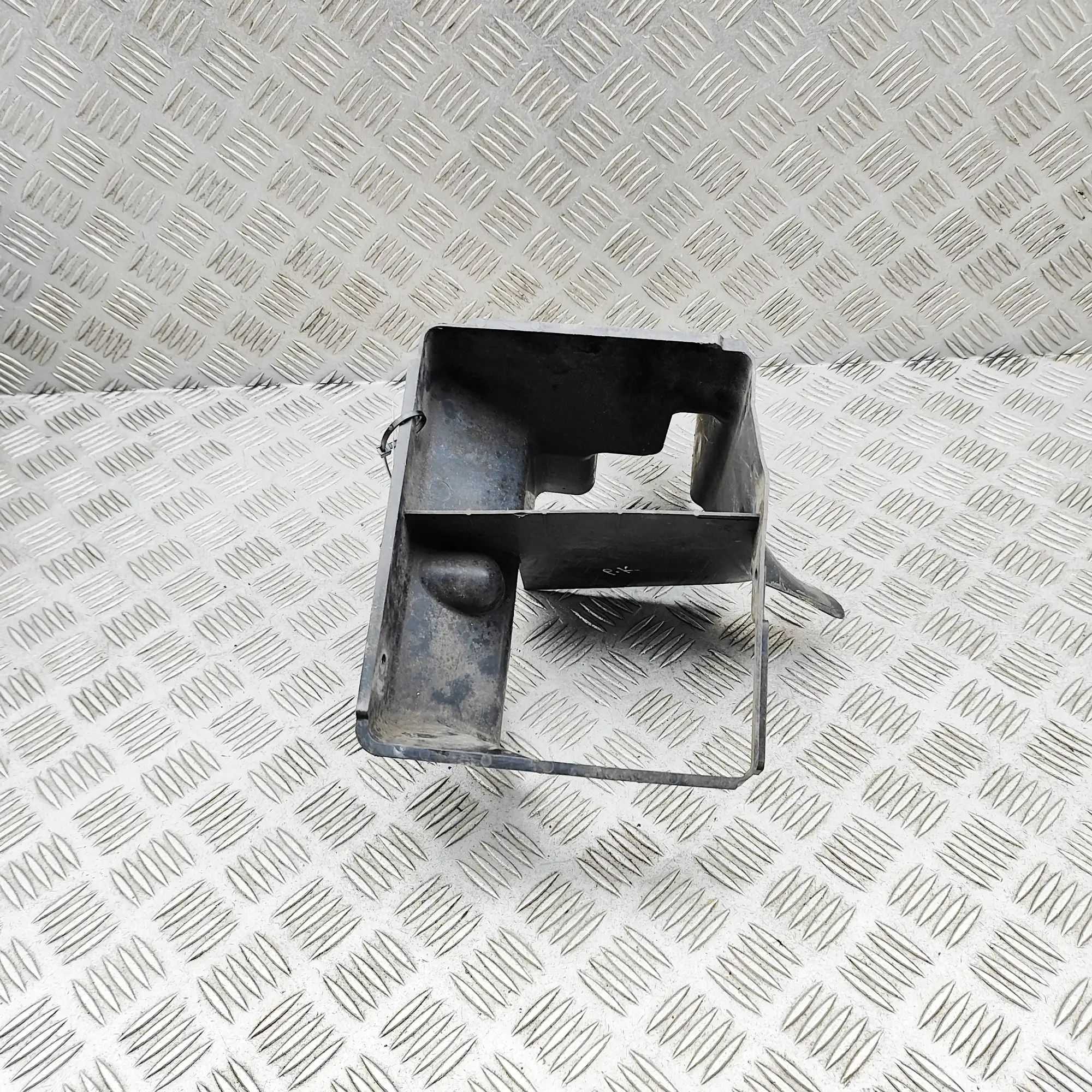 Mitsubishi Lancer Radiator Air Guide Duct Radiator Air Guide Duct — MITSUBISHI LANCER (VI...