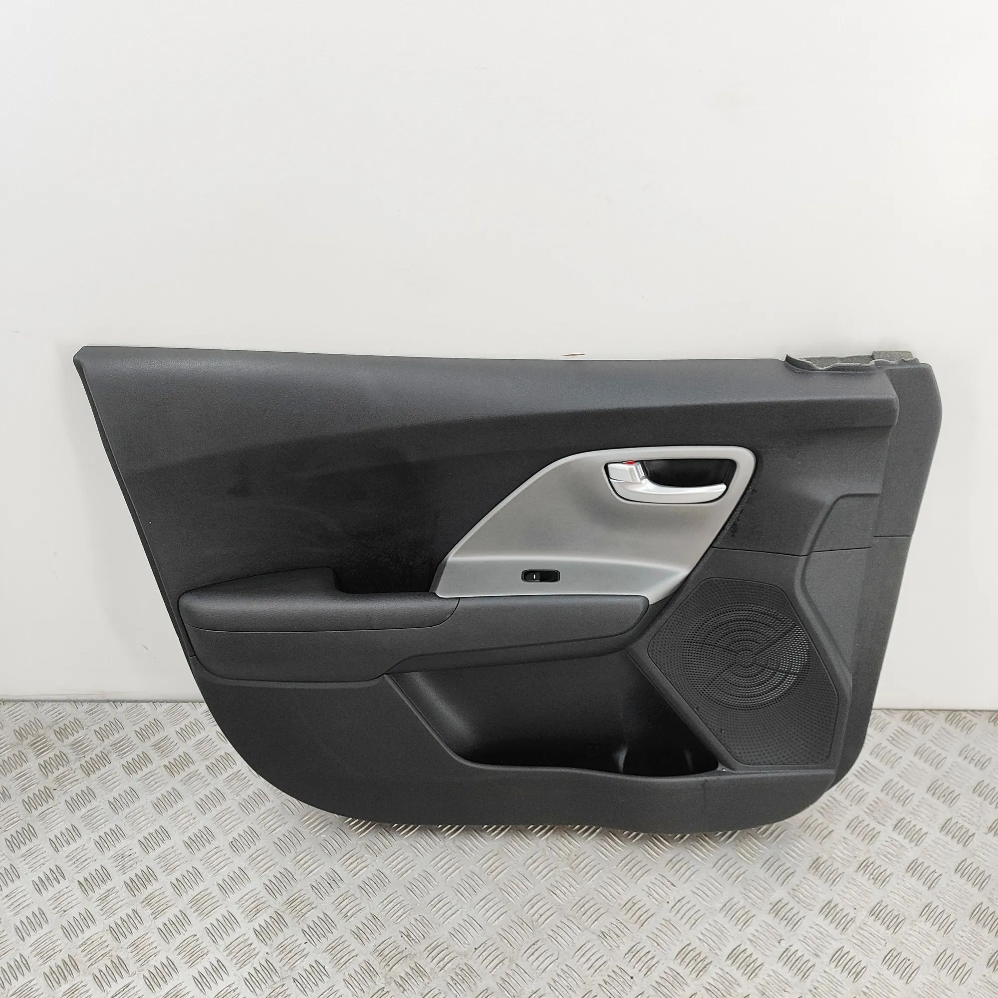 Kia Niro Front Left Door Panel Front Left Door Panel — KIA NIRO (2016-...) — 8...
