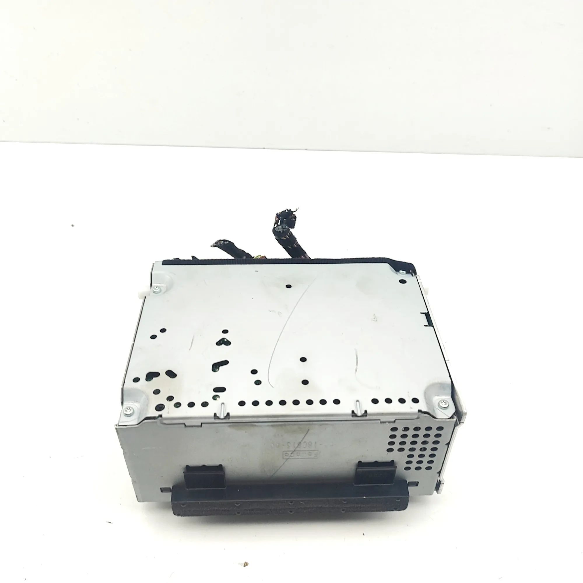 Ford Fiesta Radio / CD / navigation head unit Radio / CD / navigation head unit — FORD FIESTA...