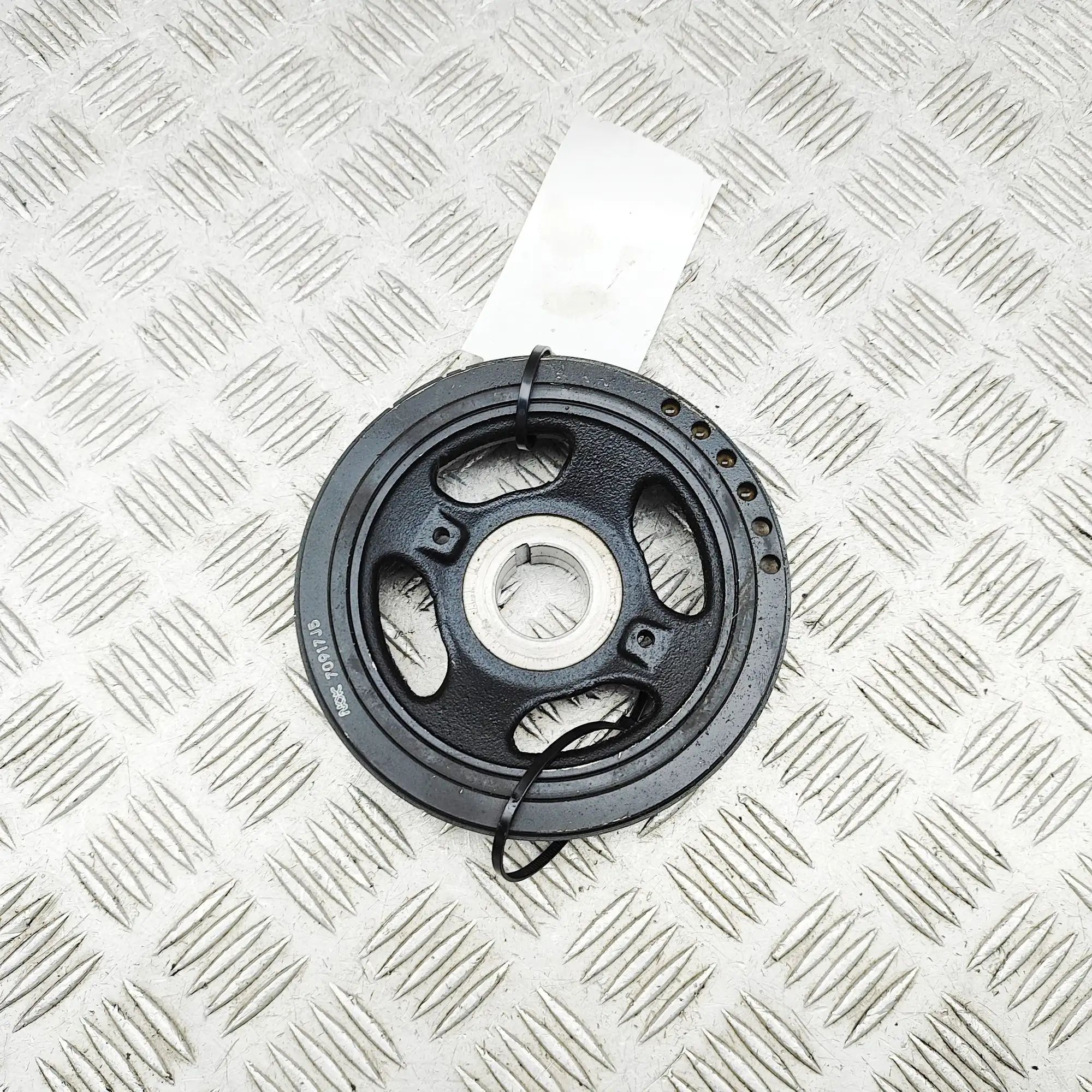 Nissan Juke Kampiakselin hihnapyörä Crankshaft pulley — NISSAN JUKE (F15) (2010-......
