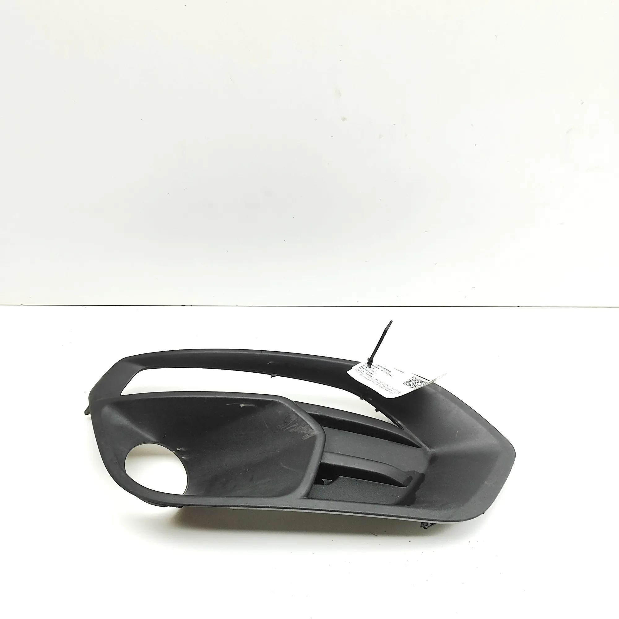 Iveco Daily Front Right Grill Front Right Grill — IVECO DAILY (VI Flatbed) (2...