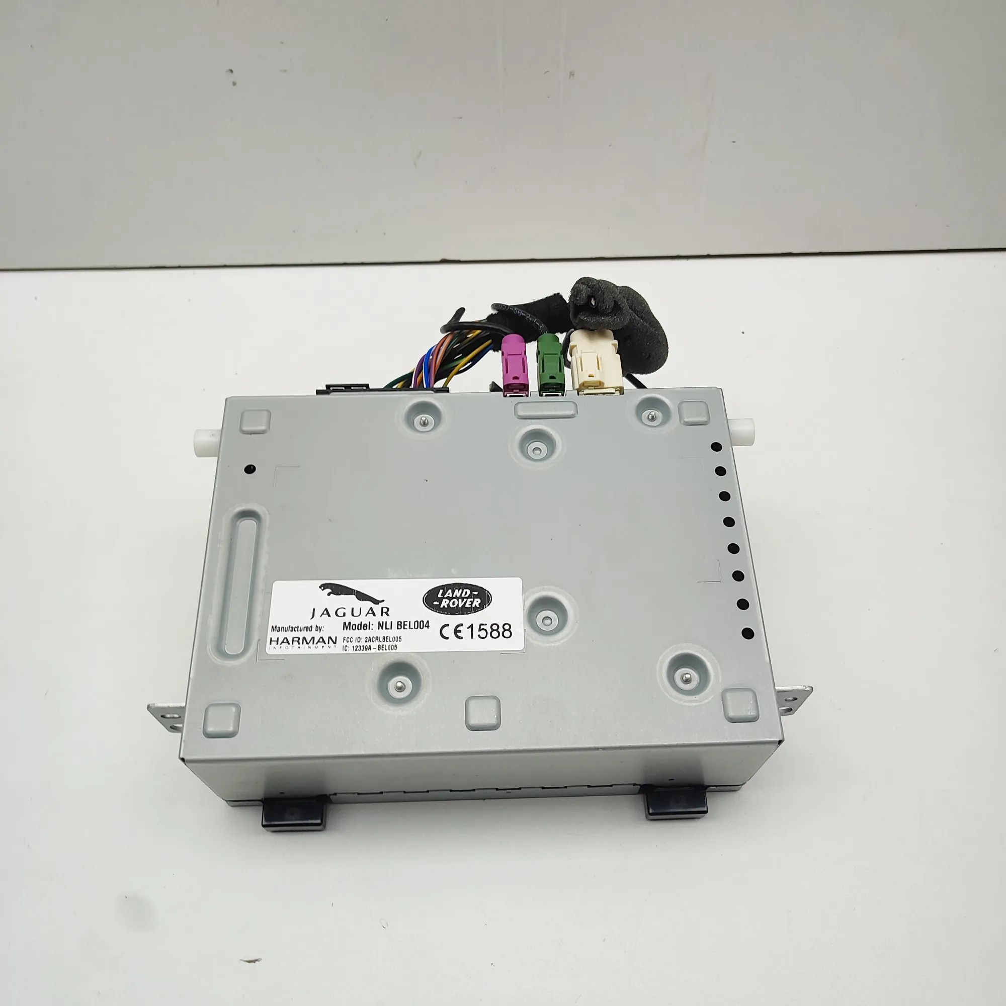 Jaguar XE Radio / CD / navigation head unit Radio / CD / navigation head unit — JAGUAR XE (...