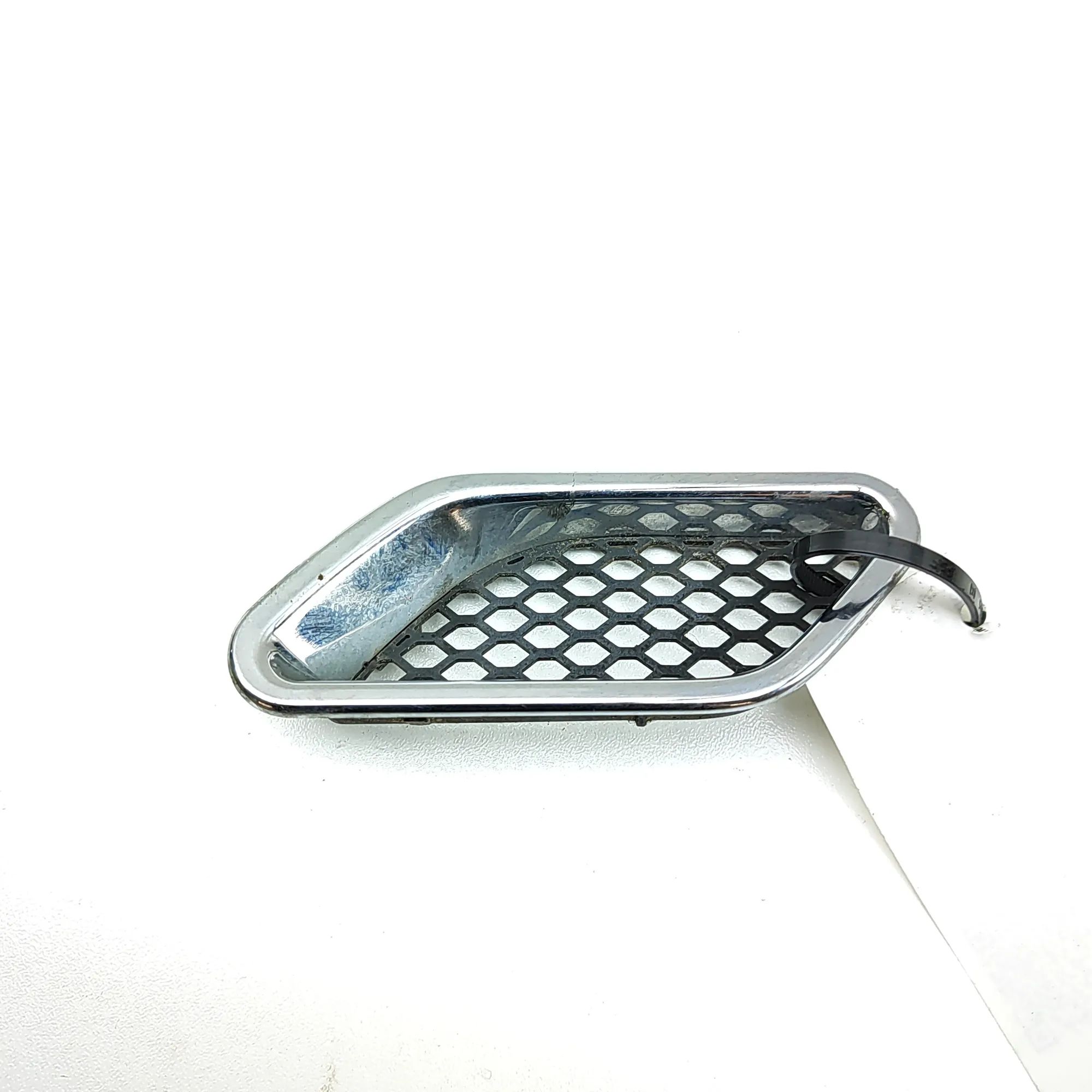 Maserati GranTurismo / GranCabrio Fender moulding — front right Fender moulding — front right — MASERATI GRAN (...