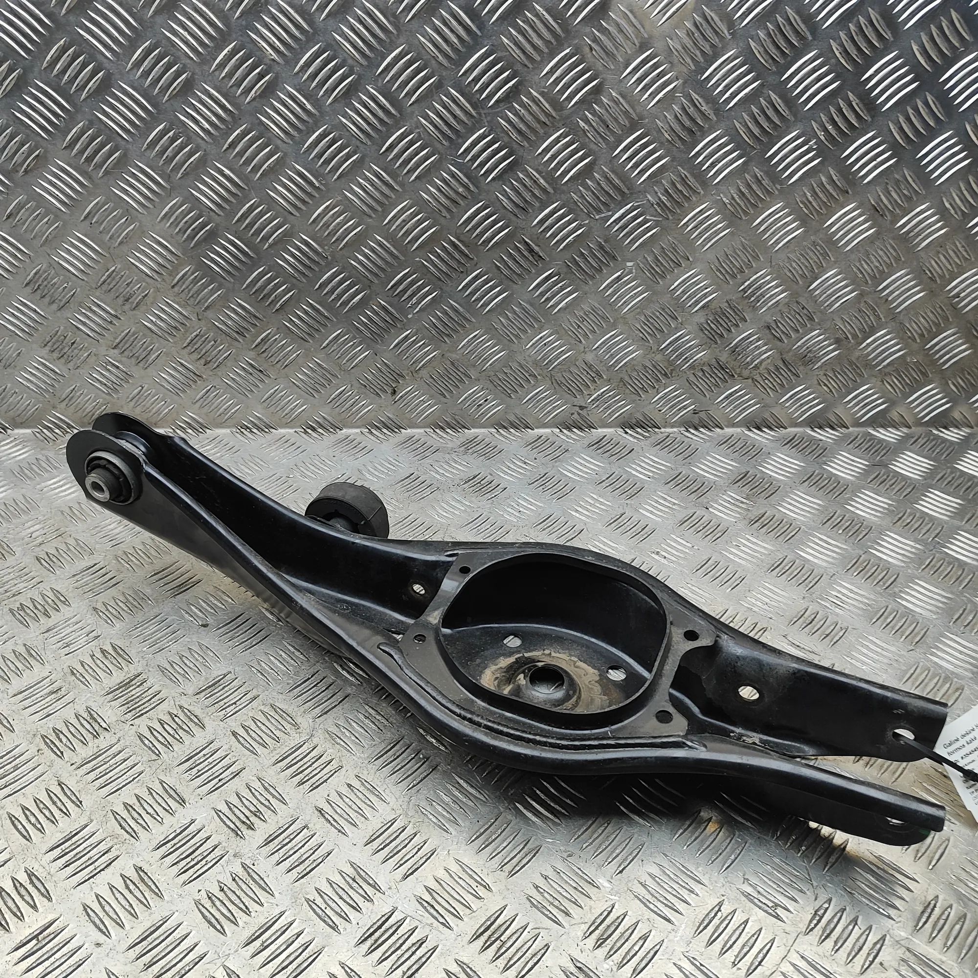 Kia Niro Rear Right Lower Control Arm Rear Right Lower Control Arm — KIA NIRO (II) (2...
