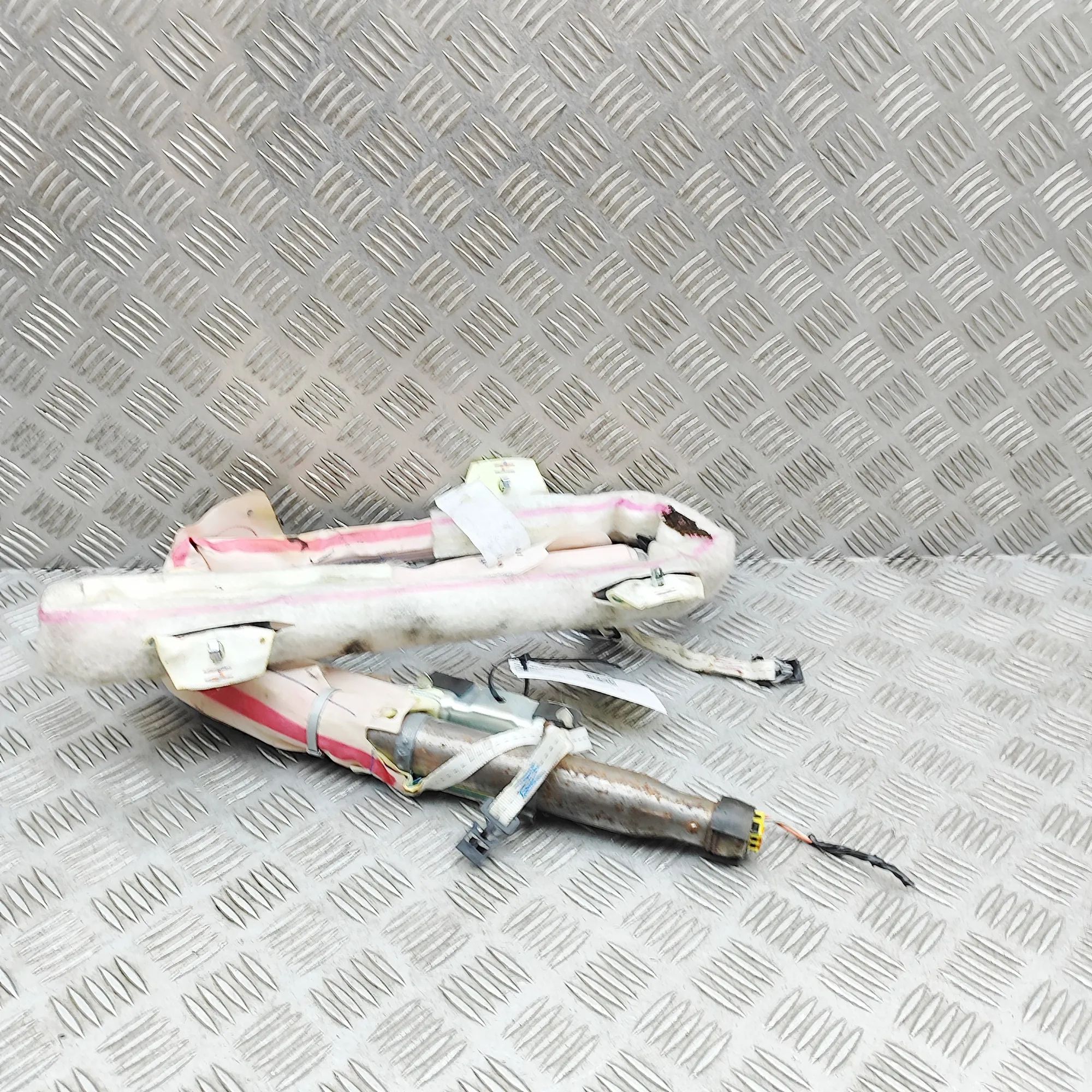 Jeep Grand Cherokee (WK) Right Side Roof Safety Curtain SRS Right Side Roof Safety Curtain SRS — JEEP GRAND...