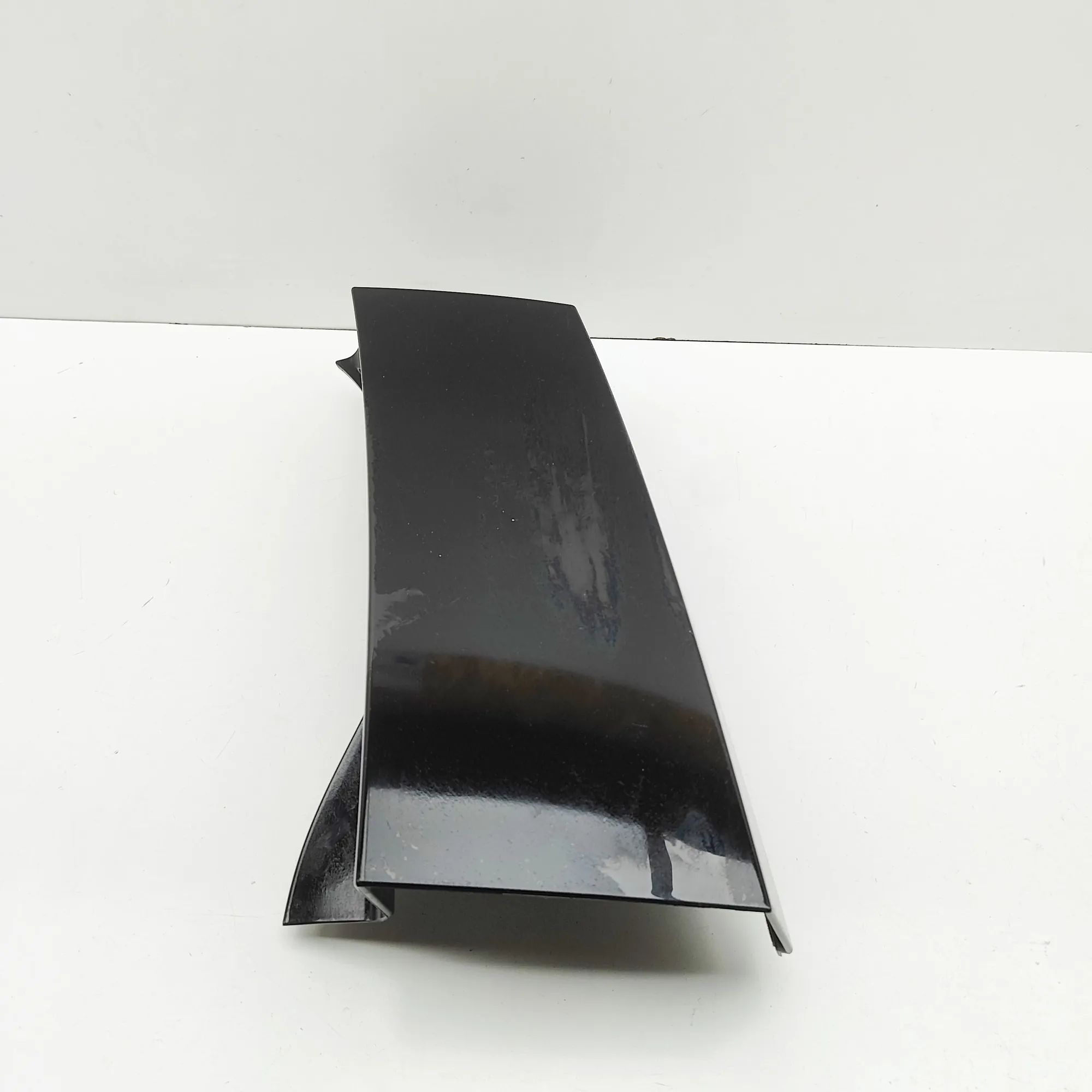 Land Rover Defender Body moulding — right Body moulding — right — LAND ROVER DEFENDER (St...
