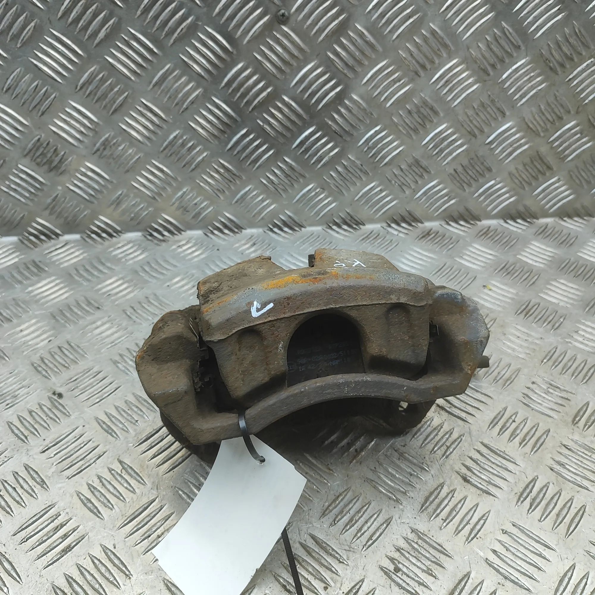 Hyundai Tucson Brake caliper — front left Brake caliper — front left — HYUNDAI TUCSON (TL...