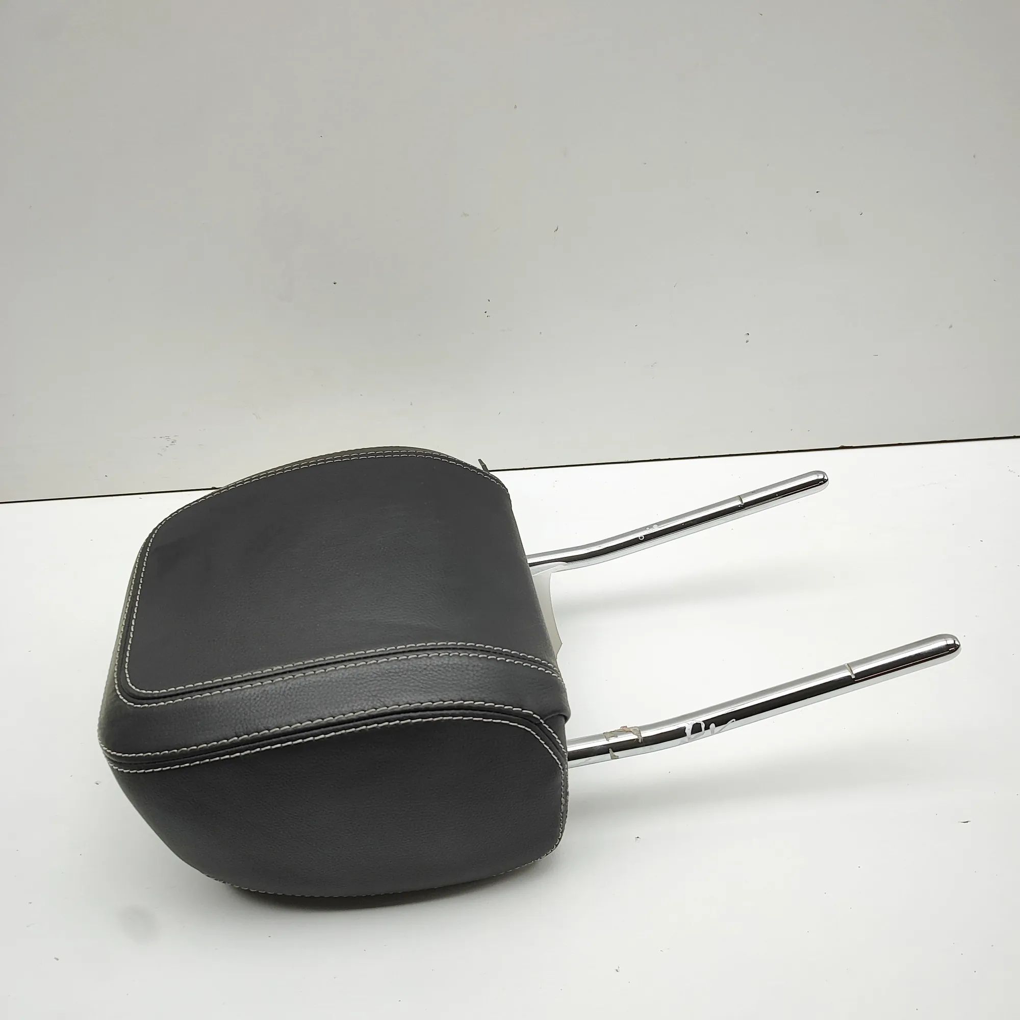 Jaguar XE Headrest Headrest — JAGUAR XE (X760) (2015-...) — T4N286...