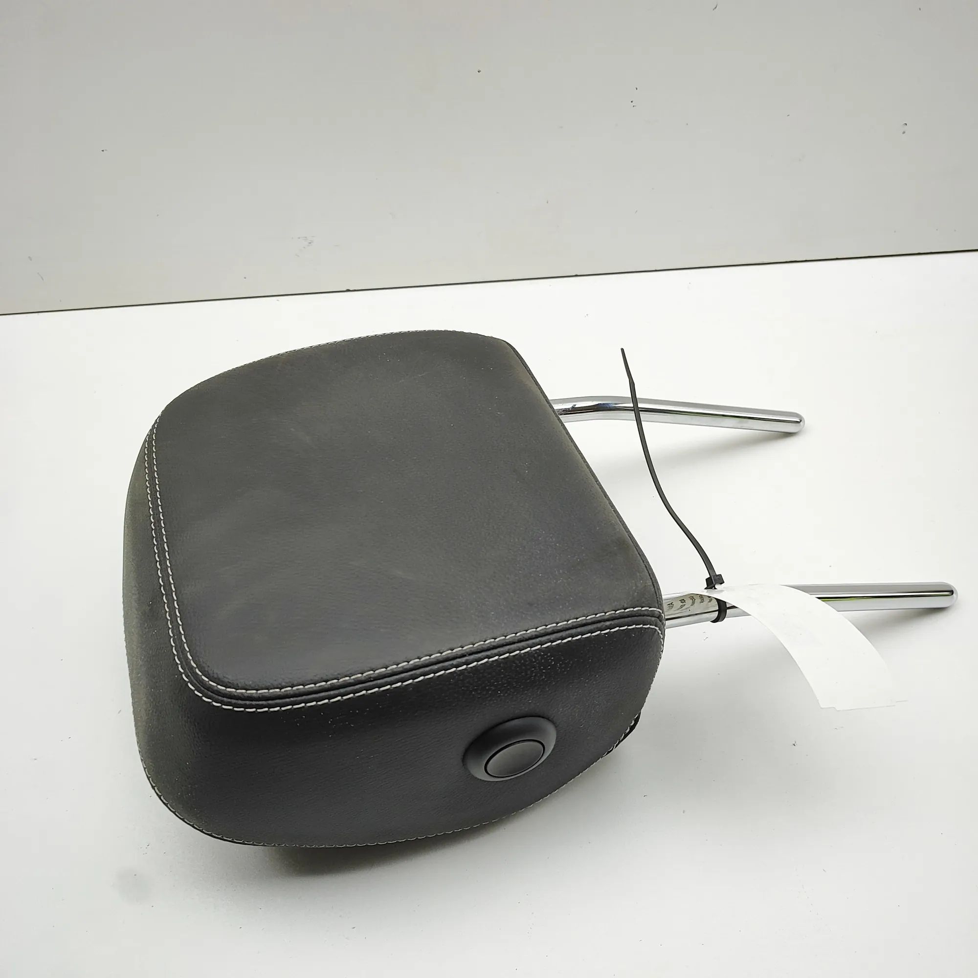 Jaguar XE Headrest Headrest — JAGUAR XE (X760) (2015-...) — T4N286...