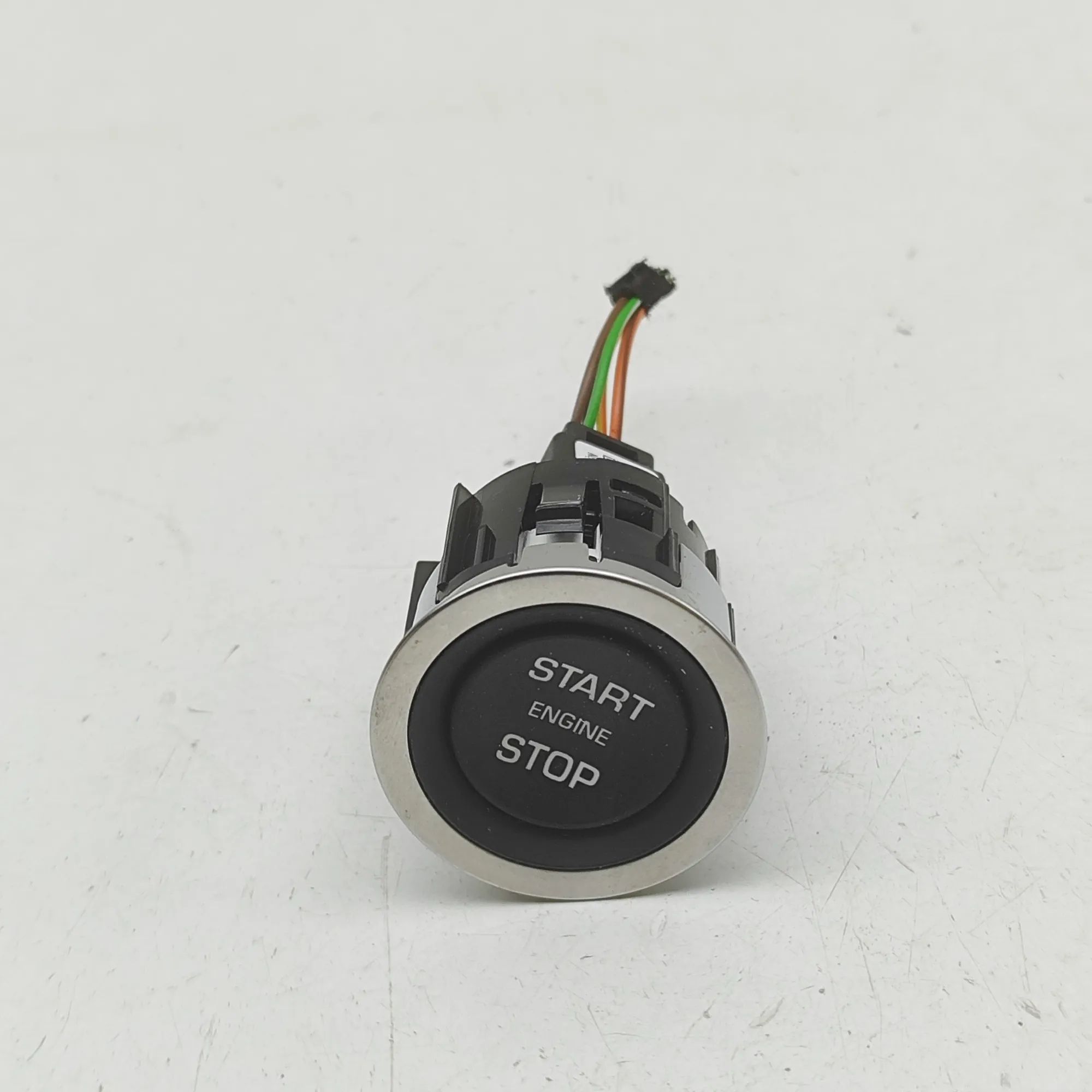 Land Rover Range Rover Evoque Engine start button Engine start button — LAND ROVER RANGE ROVER EV...
