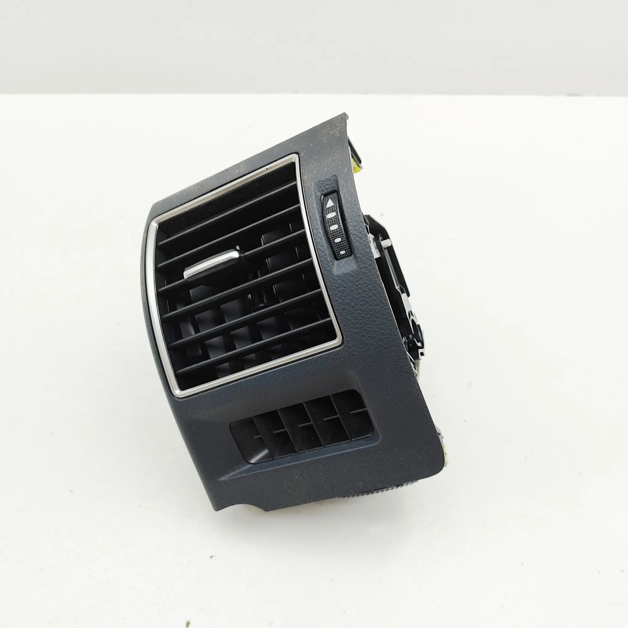 Toyota Land Cruiser 150 Dashboard Air Vents Dashboard Air Vents — TOYOTA LAND CRUISER (_J15...