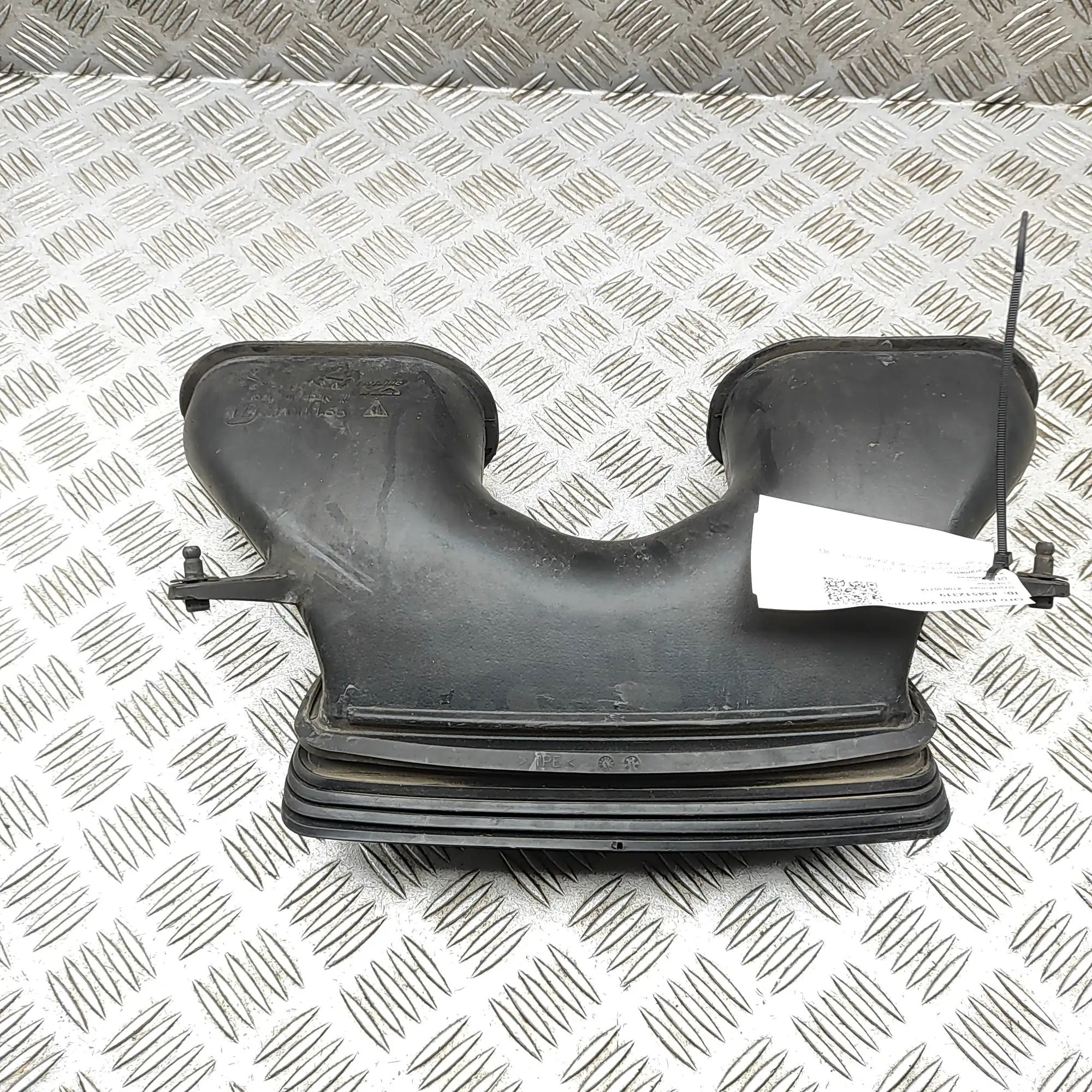 Porsche 911 (991) Air Intake Tube Air Intake Tube — PORSCHE 911 (991) (2011-2020)...