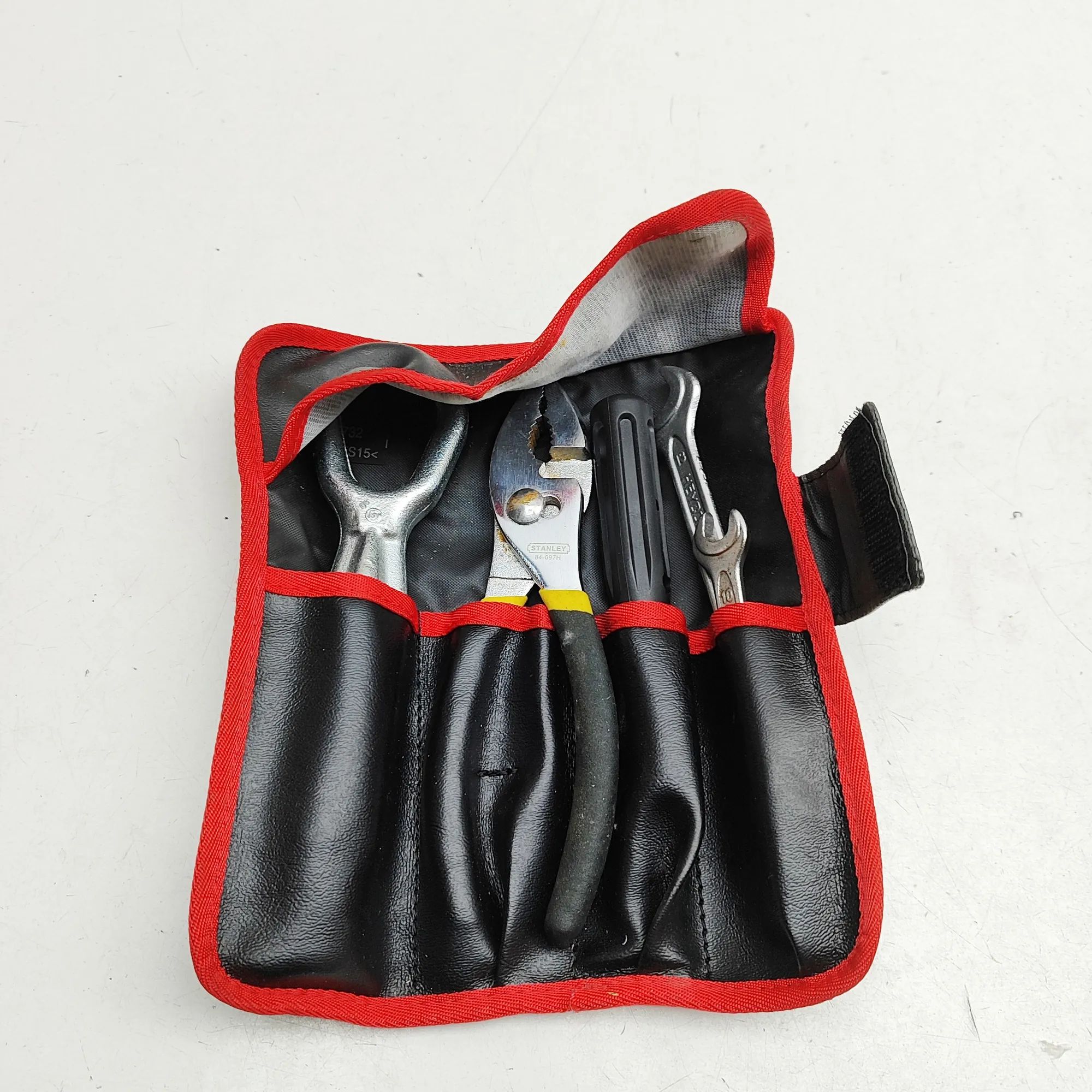 Mercedes-Benz GLA / EQA (H247) Tool Kit Tool Kit — MERCEDES BENZ GLA (H247) (2020-...) ...