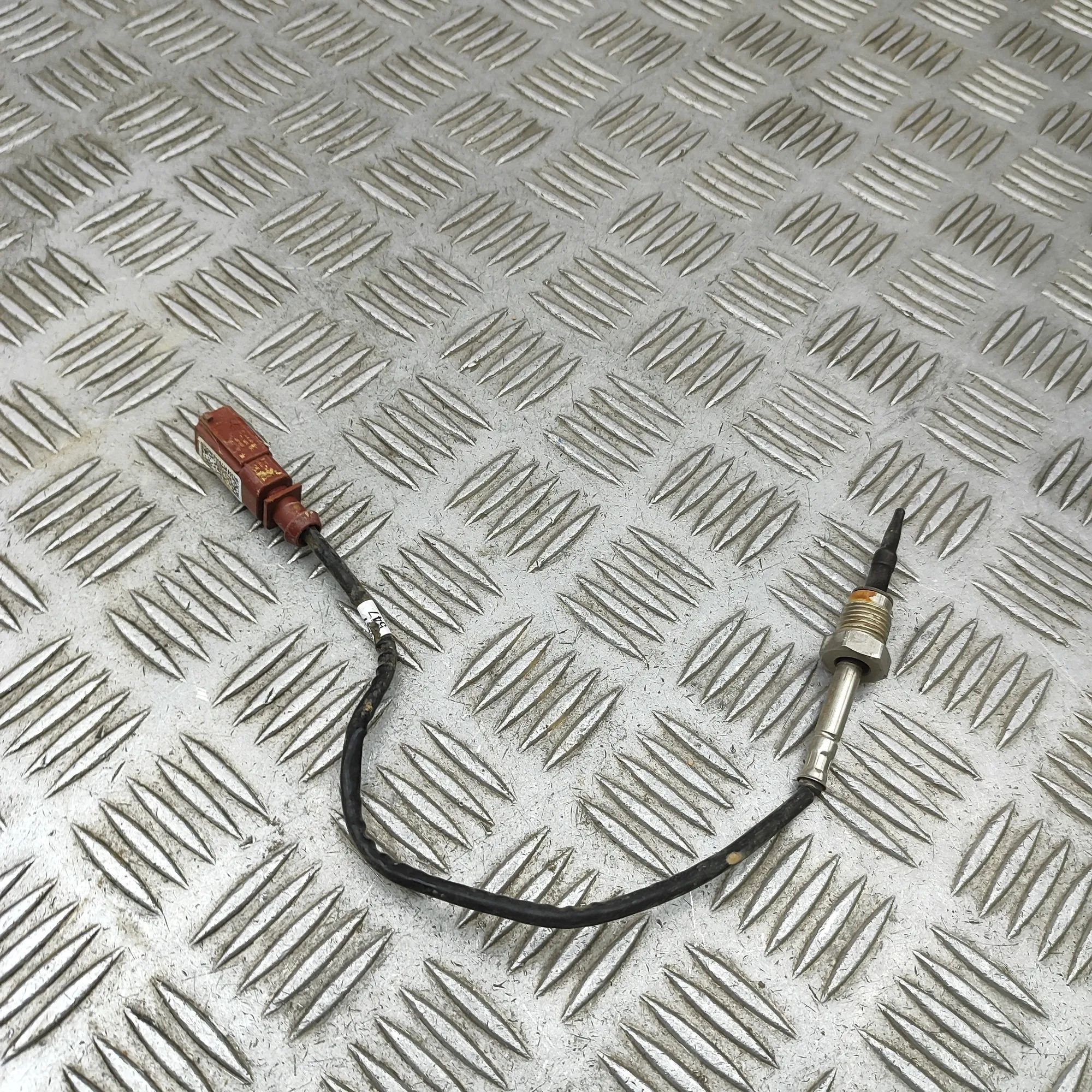 Audi Q3 (F3) Heitgaaside temp. andur Exhaust gas temperature sensor — AUDI Q3 (F3) (...