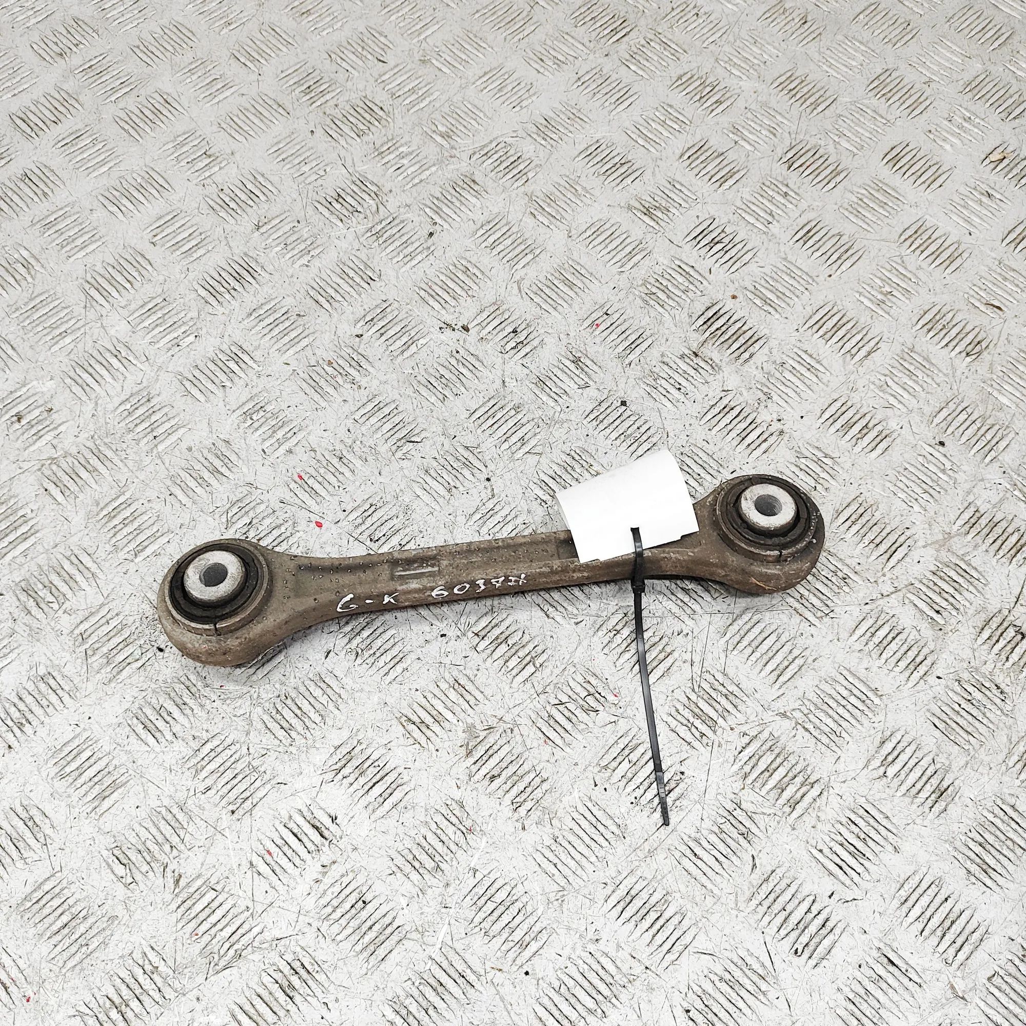 Porsche 911 (991) Control arm — rear left Control arm — rear left — PORSCHE 911 (991) (20...