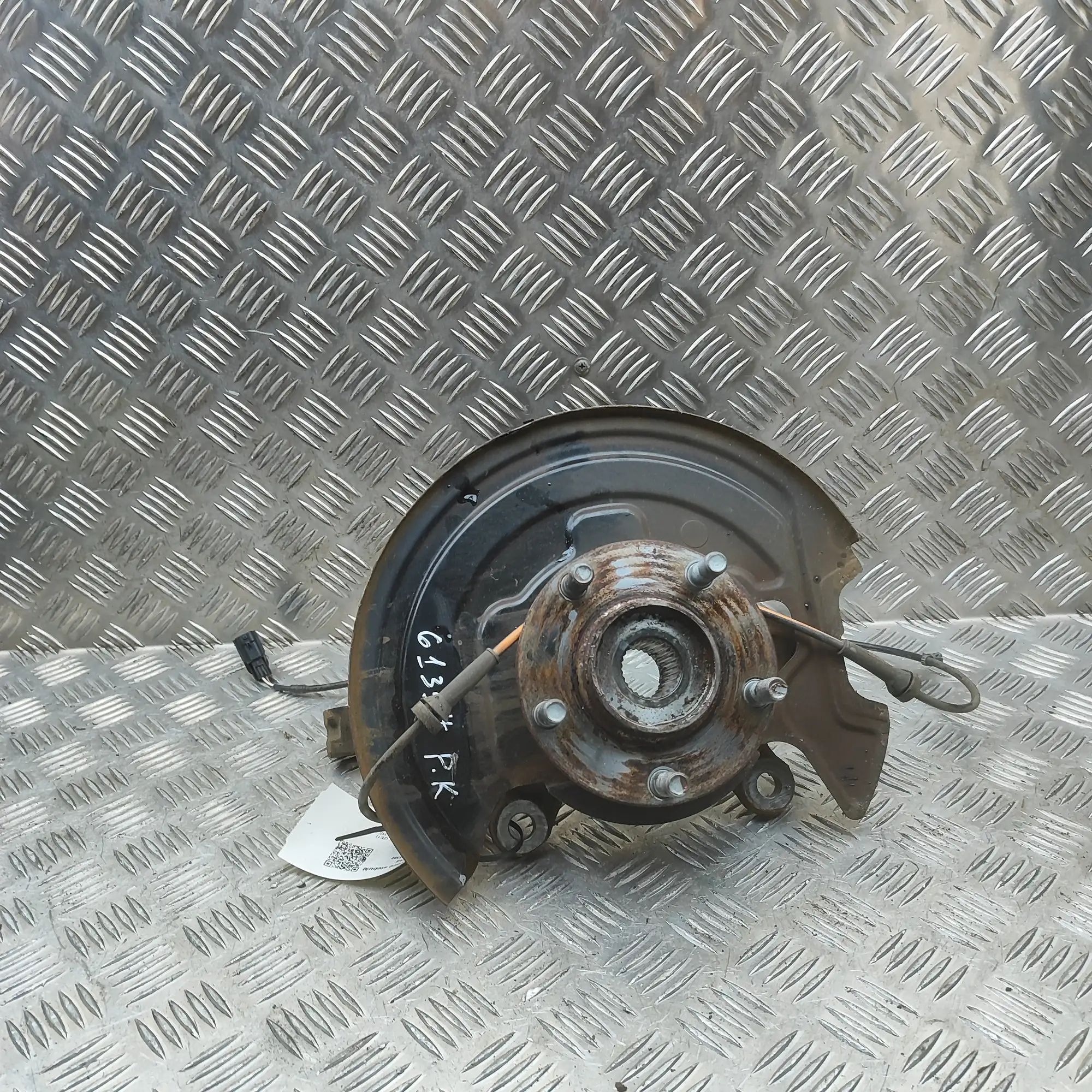 Nissan Leaf Front Left Wheel Hub Front Left Wheel Hub — NISSAN LEAF (ZE1) (2017-...