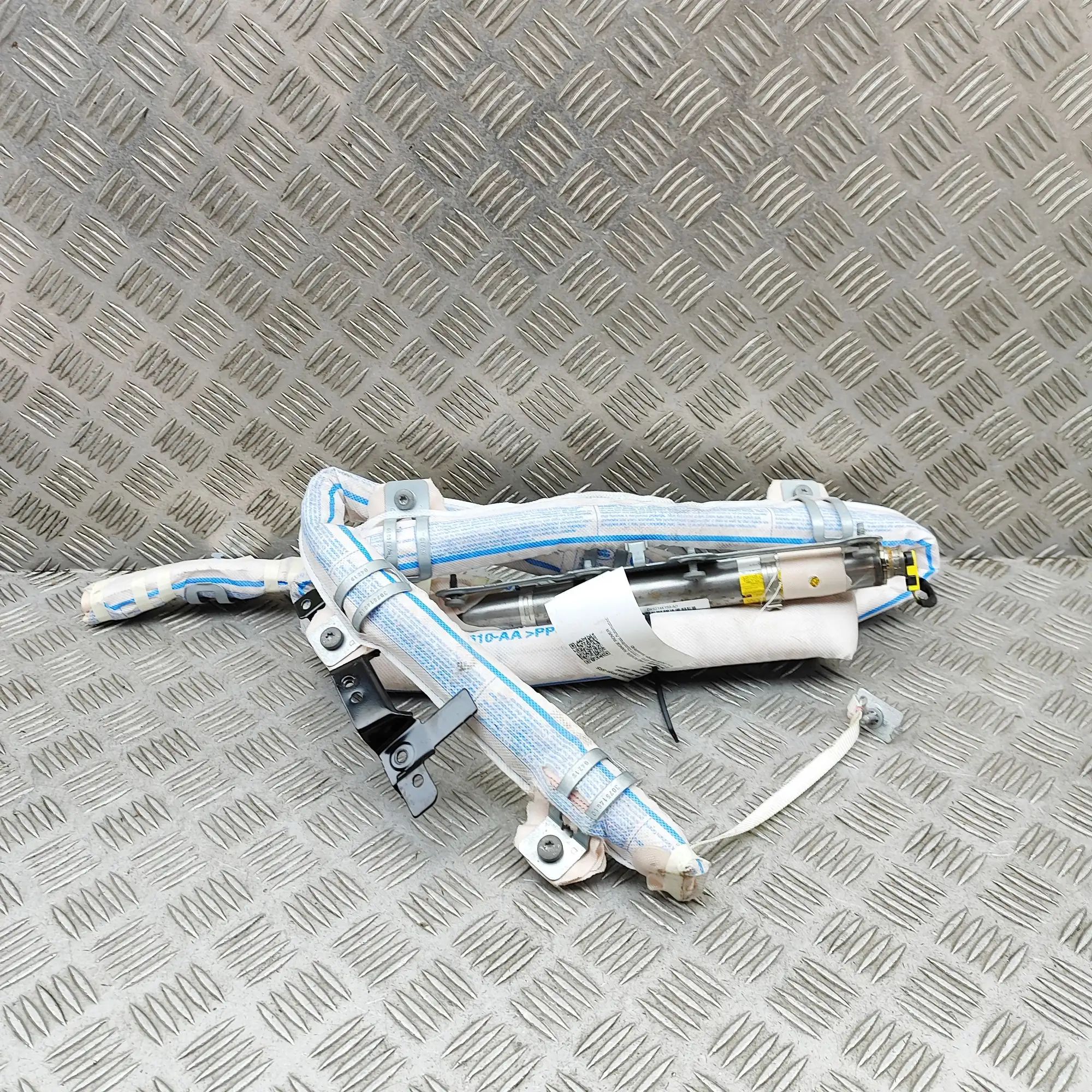 Land Rover Range Rover Sport (L494) Right Side Roof Safety Curtain SRS Right Side Roof Safety Curtain SRS — LAND ROVER...