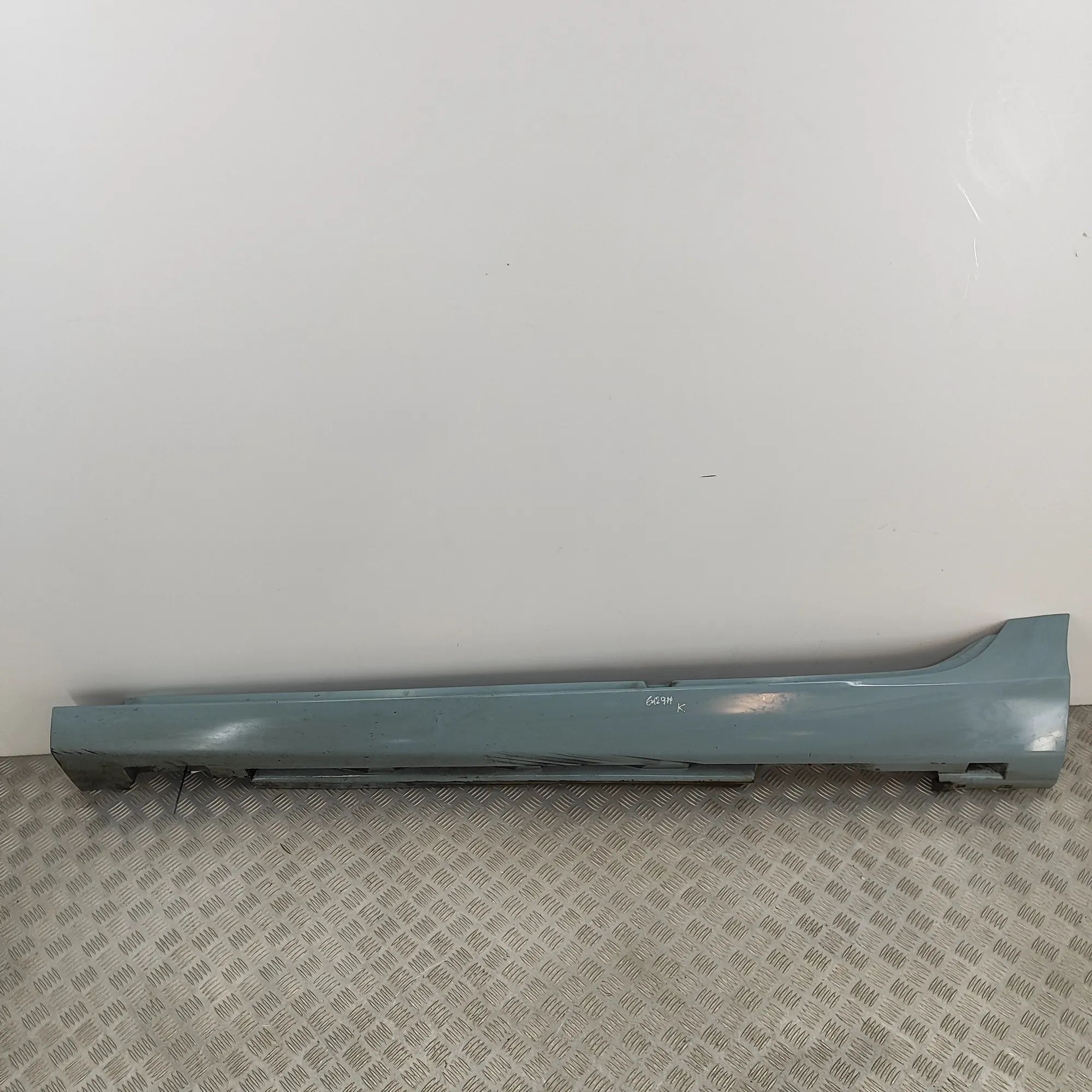 Volvo V40 Left Side Plastic Sideskirt Cover Left Side Plastic Sideskirt Cover — VOLVO V40 (...