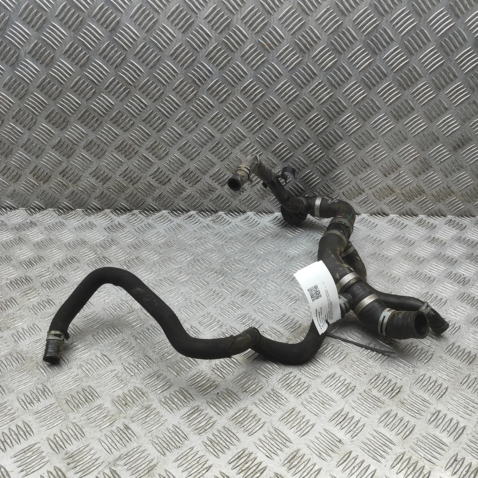 Volvo V40 Jahutuslõdviku kolmik Coolant hose — VOLVO V40 (Hatchback) (2012-2019...