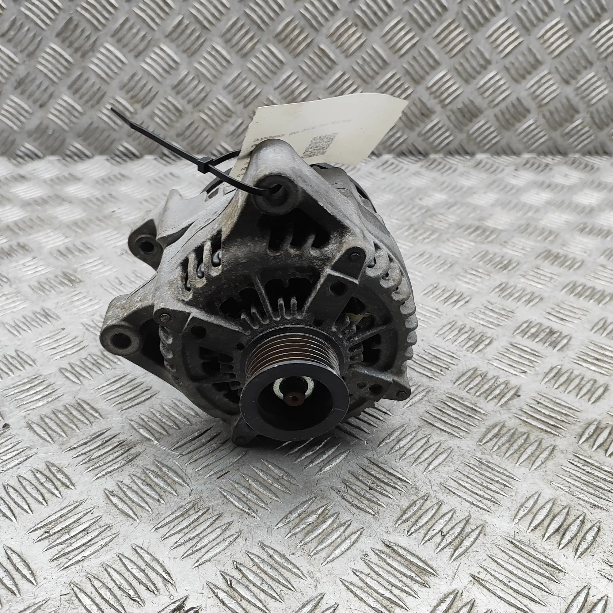 BMW X3 (E83) Alternator Alternator — BMW X3 (F25) (2010-2017) — 7640132...