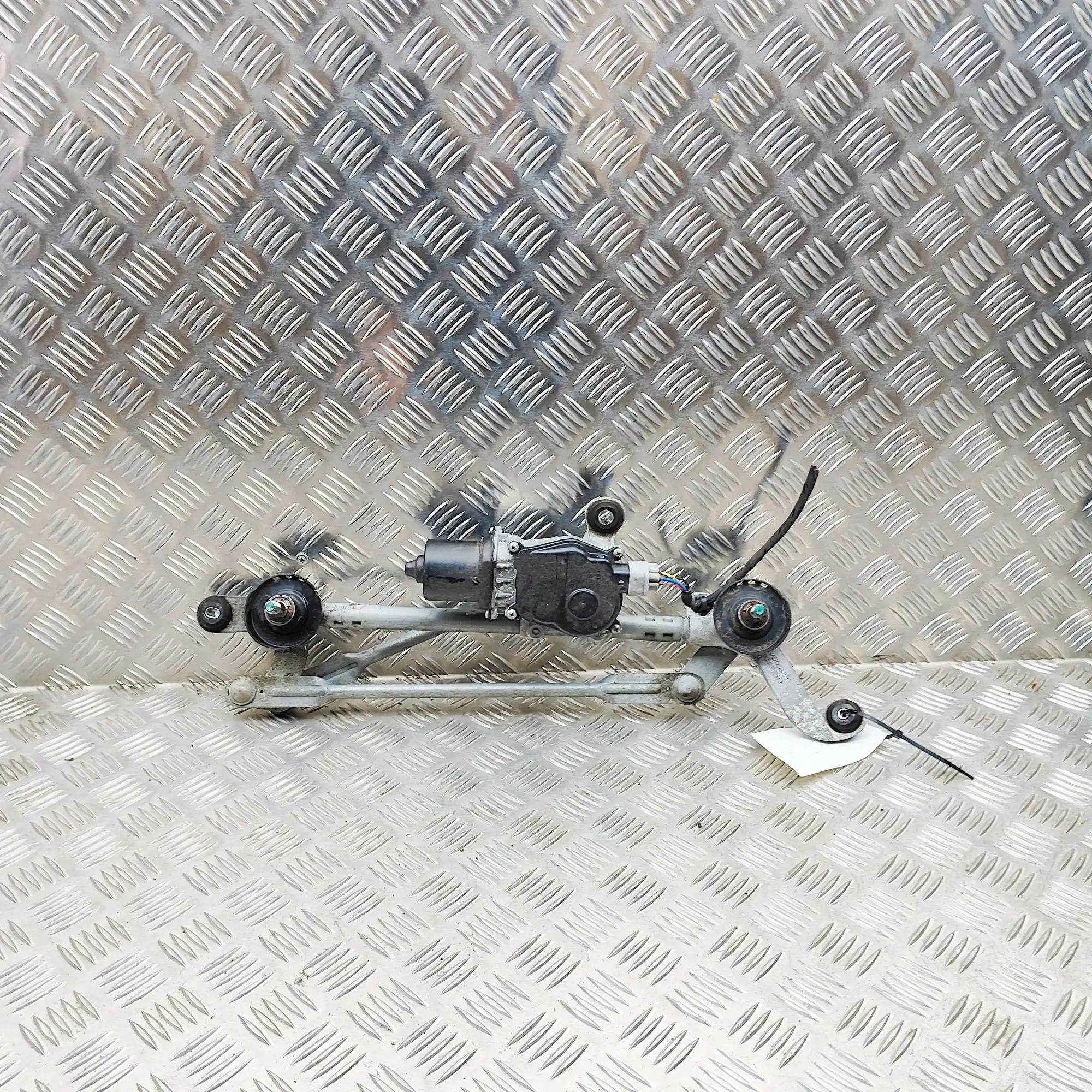 Nissan Leaf Front Windshield Wiper Mechanism Front Windshield Wiper Mechanism — NISSAN LEAF ...