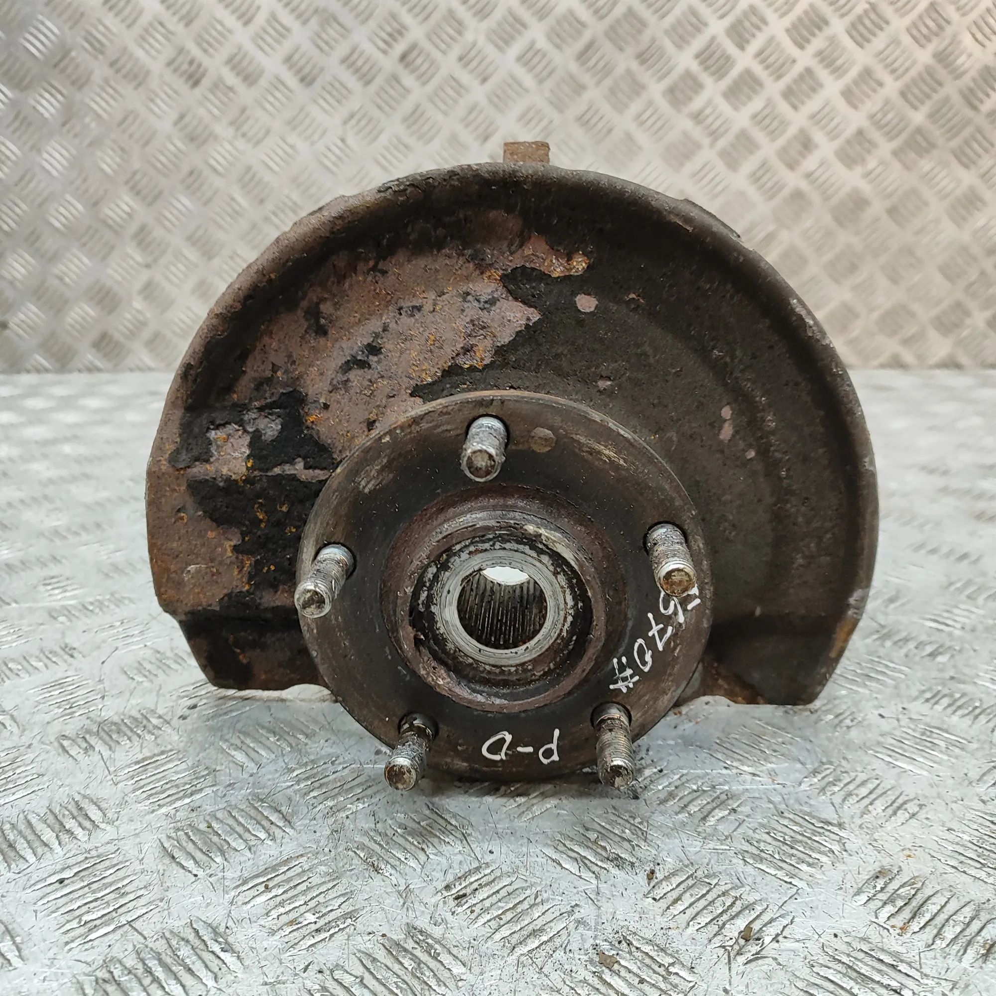 Mitsubishi Outlander Front Right Wheel Hub Front Right Wheel Hub — MITSUBISHI OUTLANDER (I...