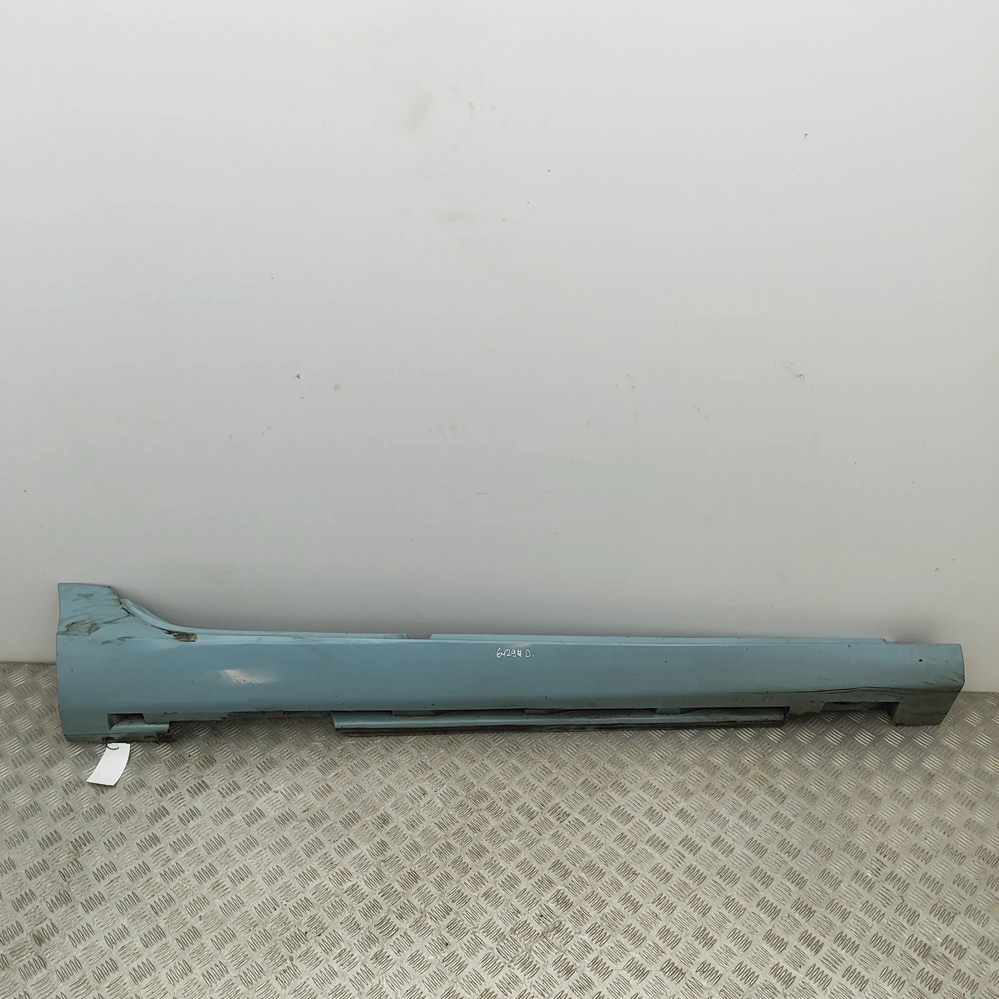 Volvo V40 Right Side Plastic Sideskirt Cover Right Side Plastic Sideskirt Cover — VOLVO V40 ...