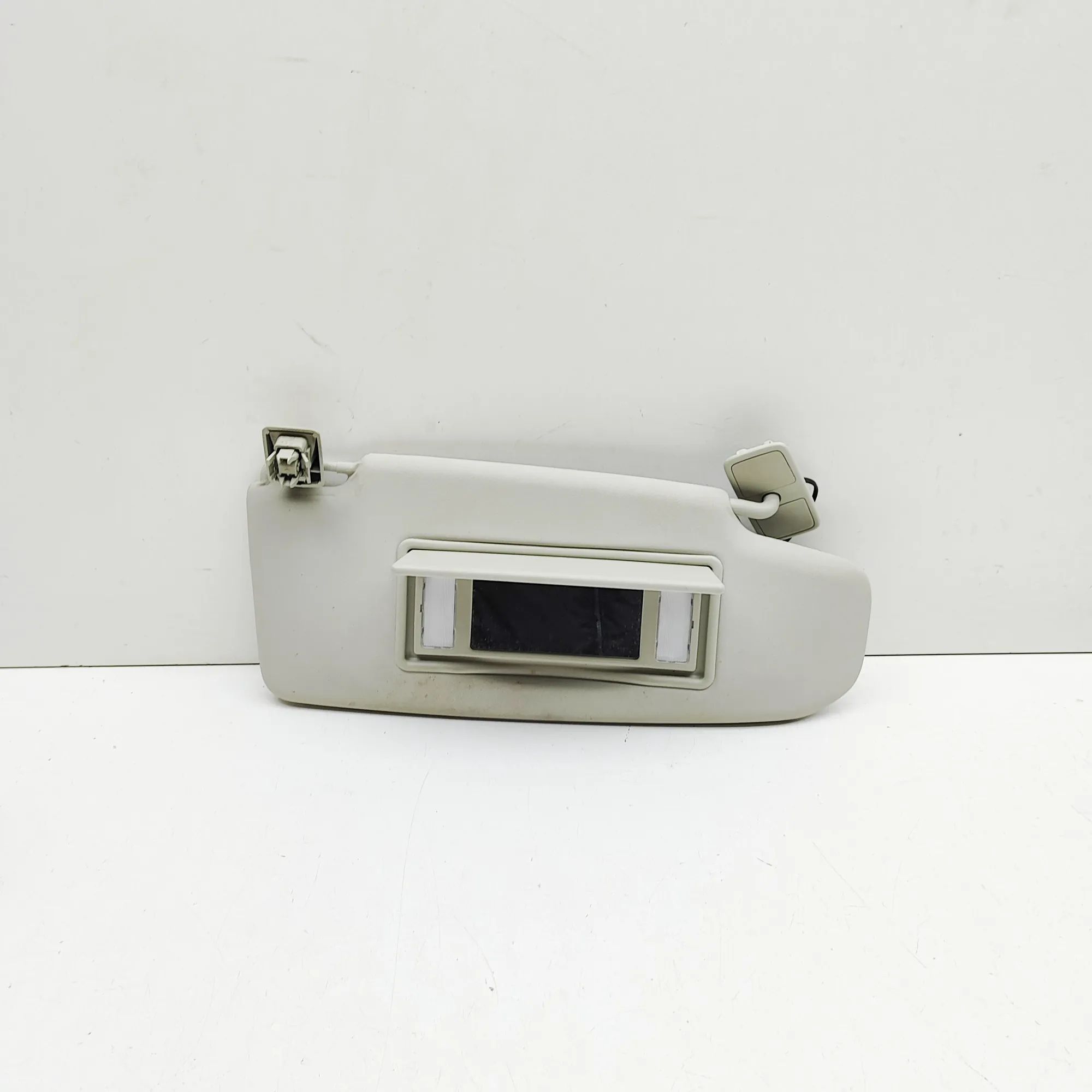 Volvo V40 Sun visor — right Sun visor — right — VOLVO V40 (Hatchback) (2012...