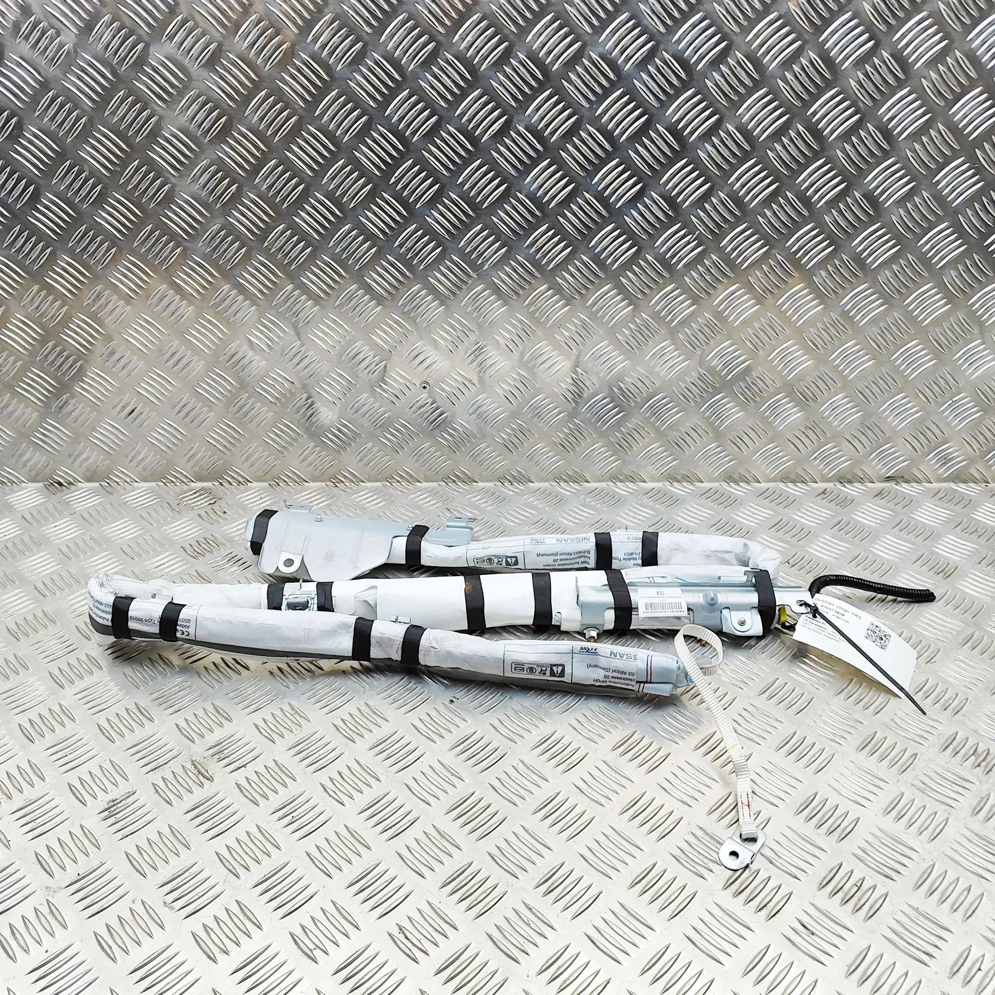 Nissan Leaf Right Side Roof Safety Curtain SRS Right Side Roof Safety Curtain SRS — NISSAN LEA...