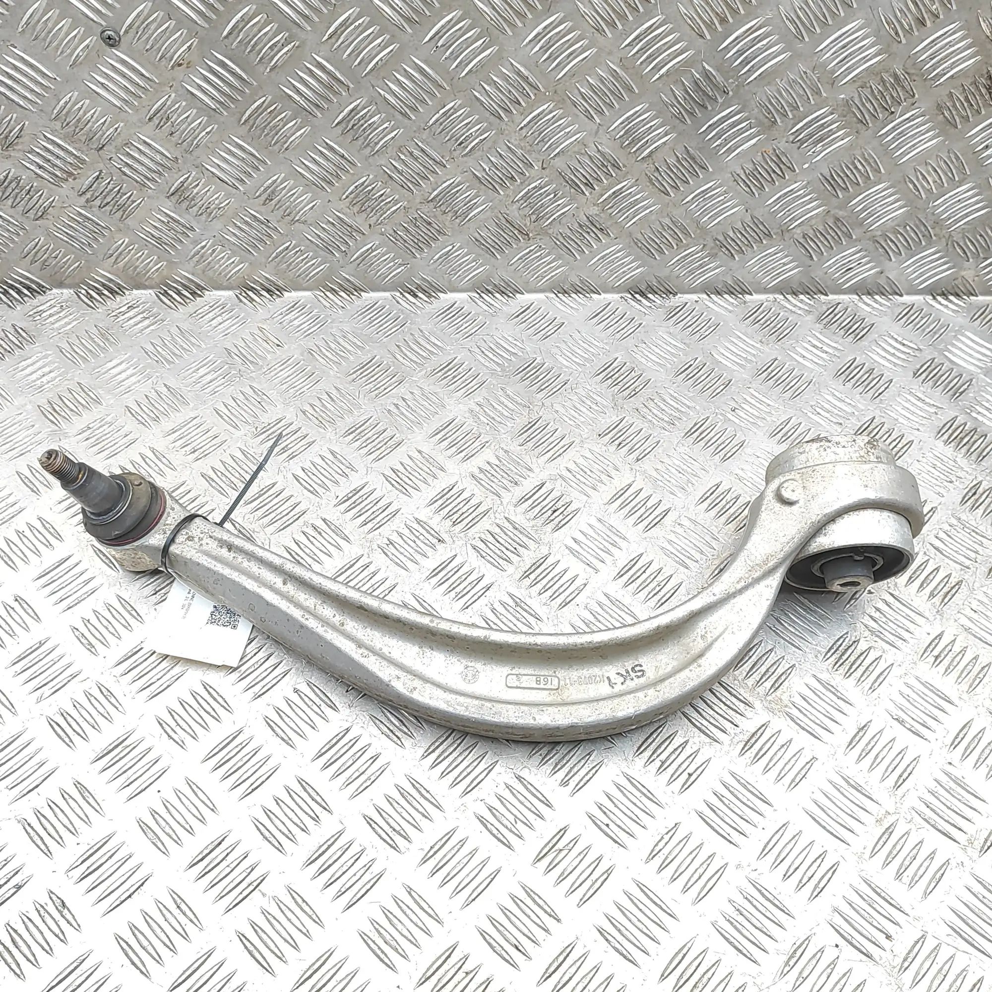 Porsche Cayenne Front Left Curved Control Arm Front Left Curved Control Arm — PORSCHE CAYENNE...