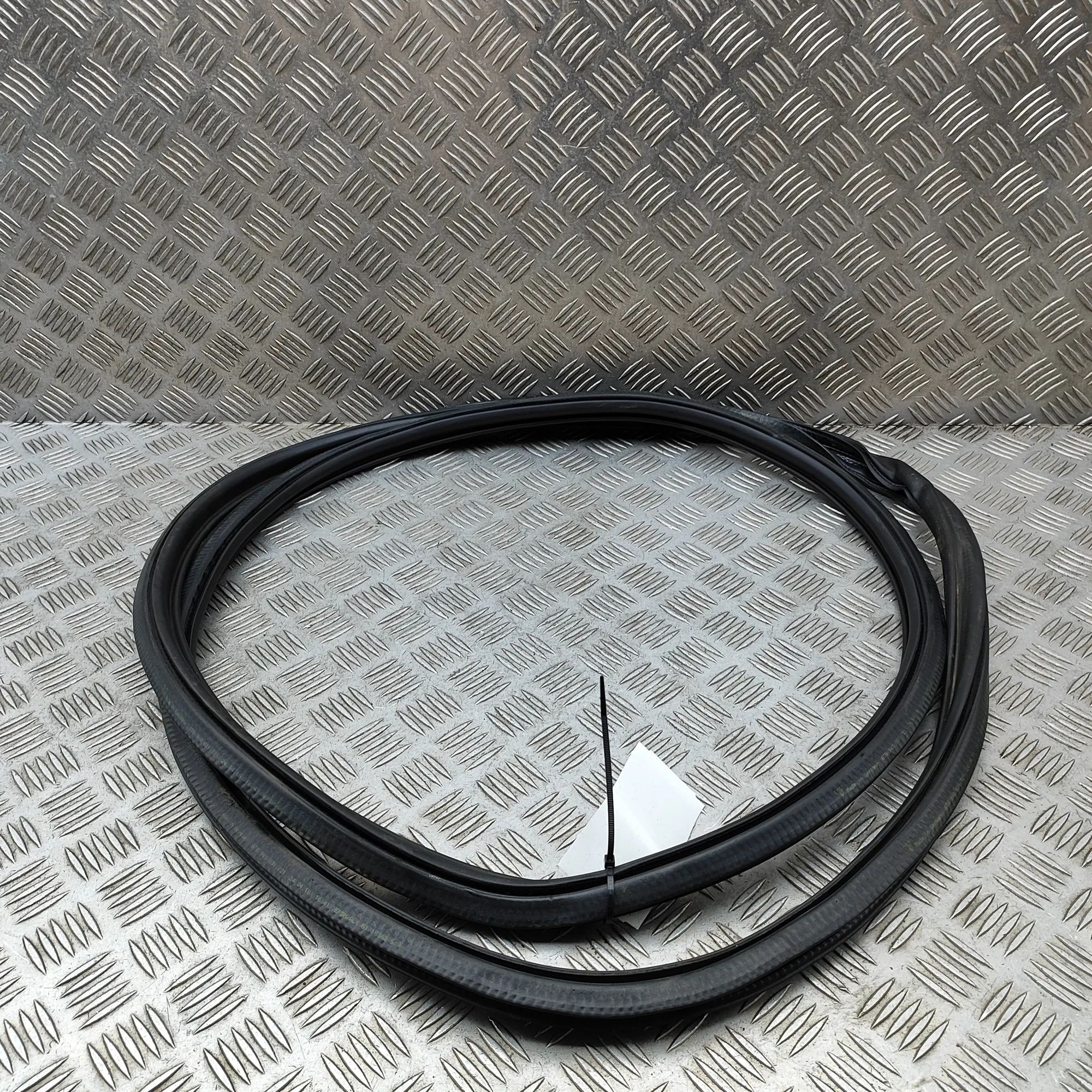 Porsche Cayenne Door rubber seal — front right Door rubber seal — front right — PORSCHE CAYENN...