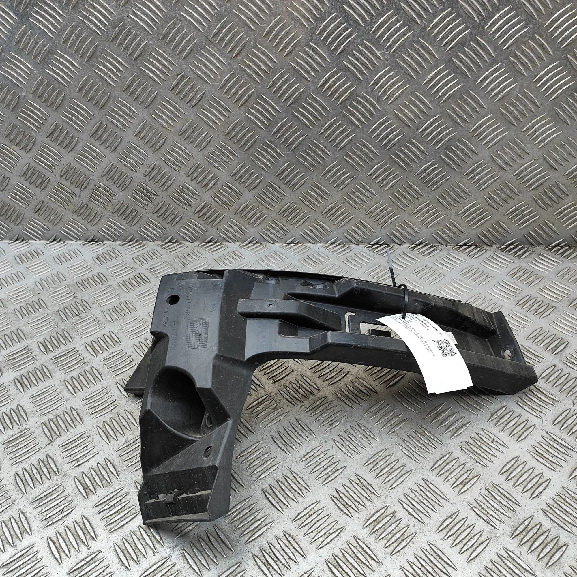 Porsche Cayenne Rear Right Bumper Bracket Rear Right Bumper Bracket — PORSCHE CAYENNE (9Y...