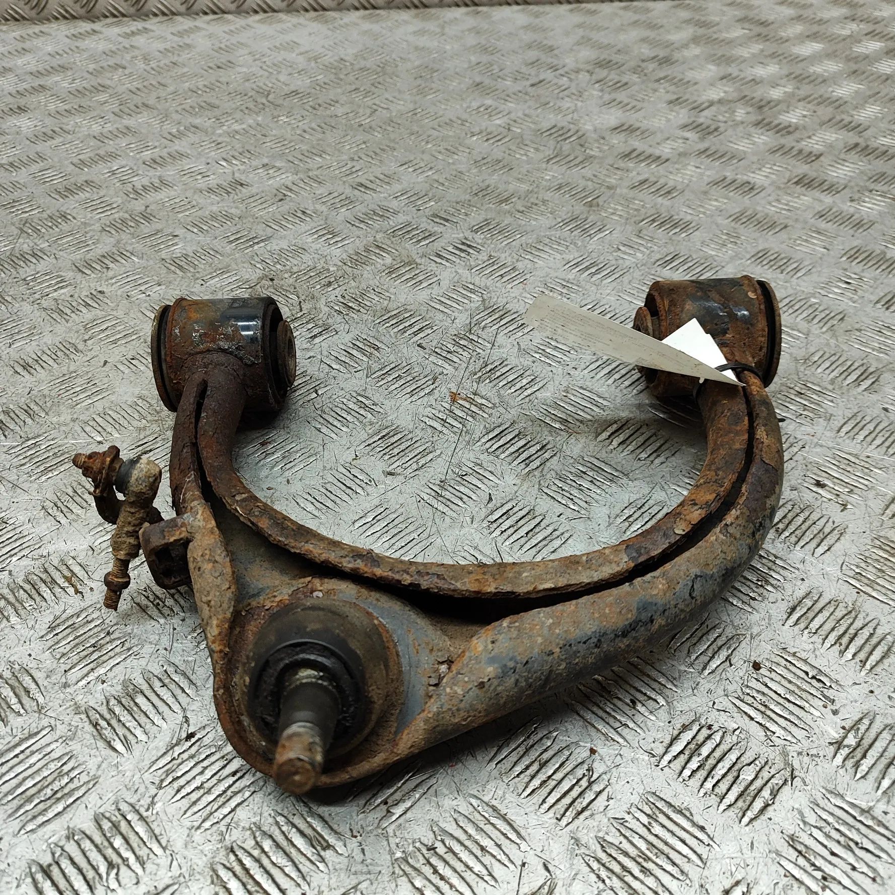 Toyota Land Cruiser 100 Front Left Upper Control Arm Front Left Upper Control Arm — TOYOTA LAND CRUI...