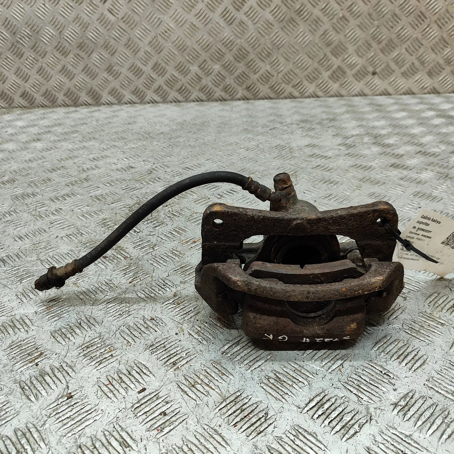 Toyota Land Cruiser 100 Brake caliper — rear left Brake caliper — rear left — TOYOTA LAND CRUISER...