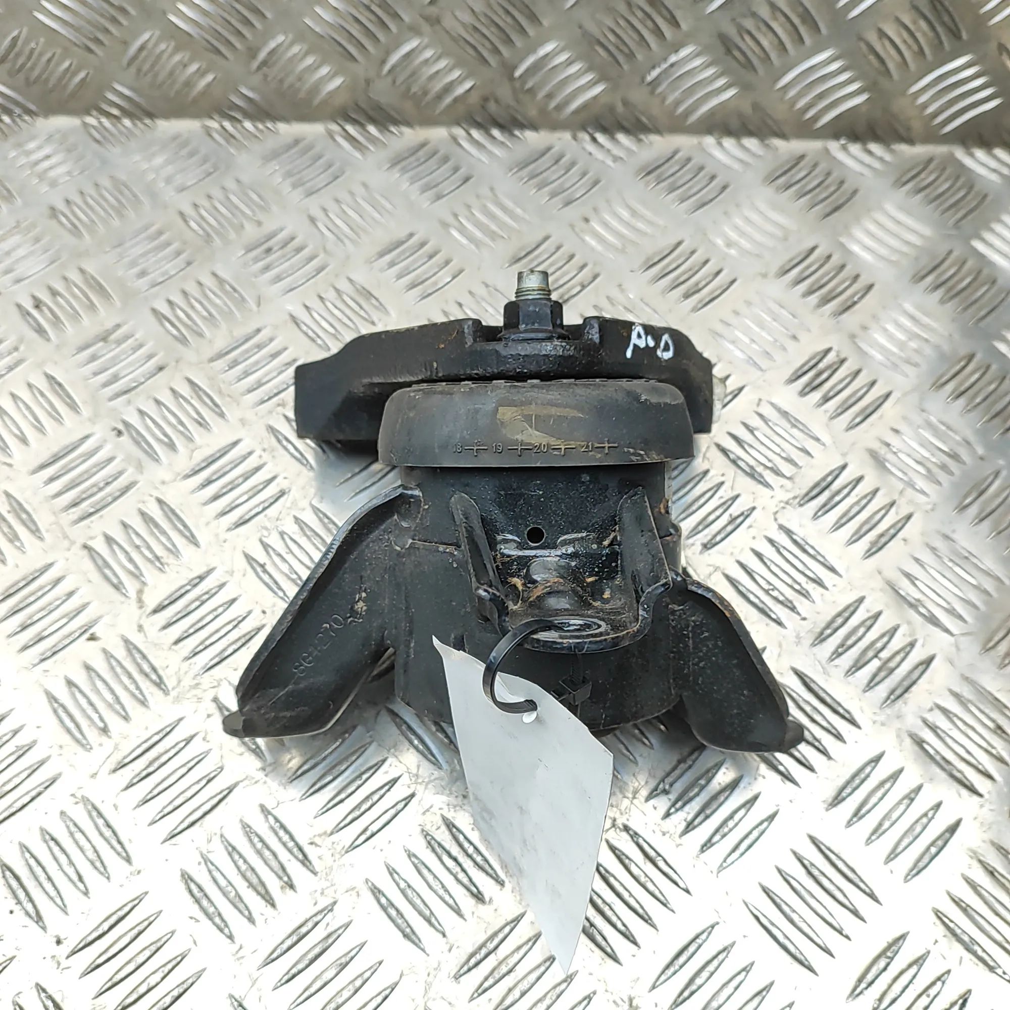 Hyundai i40 Right Side Engine Mount Right Side Engine Mount — HYUNDAI I40 (VF) (201...