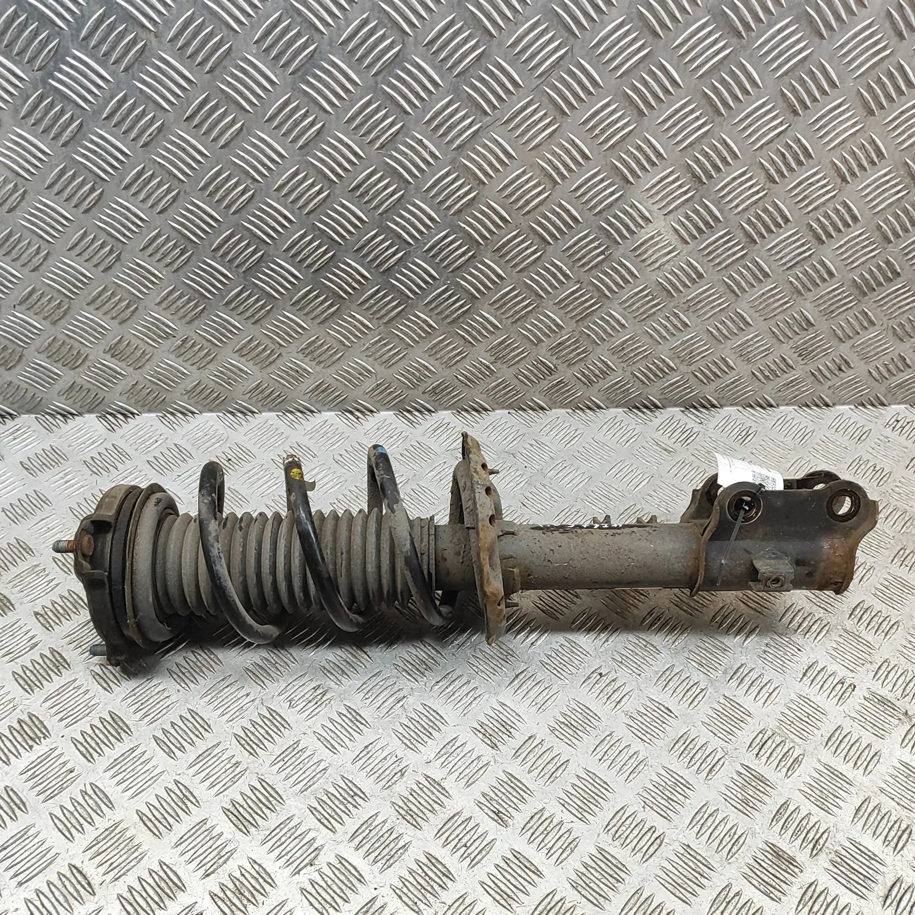 Kia Sportage Shock absorber — front right Shock absorber — front right — KIA SPORTAGE (QL...