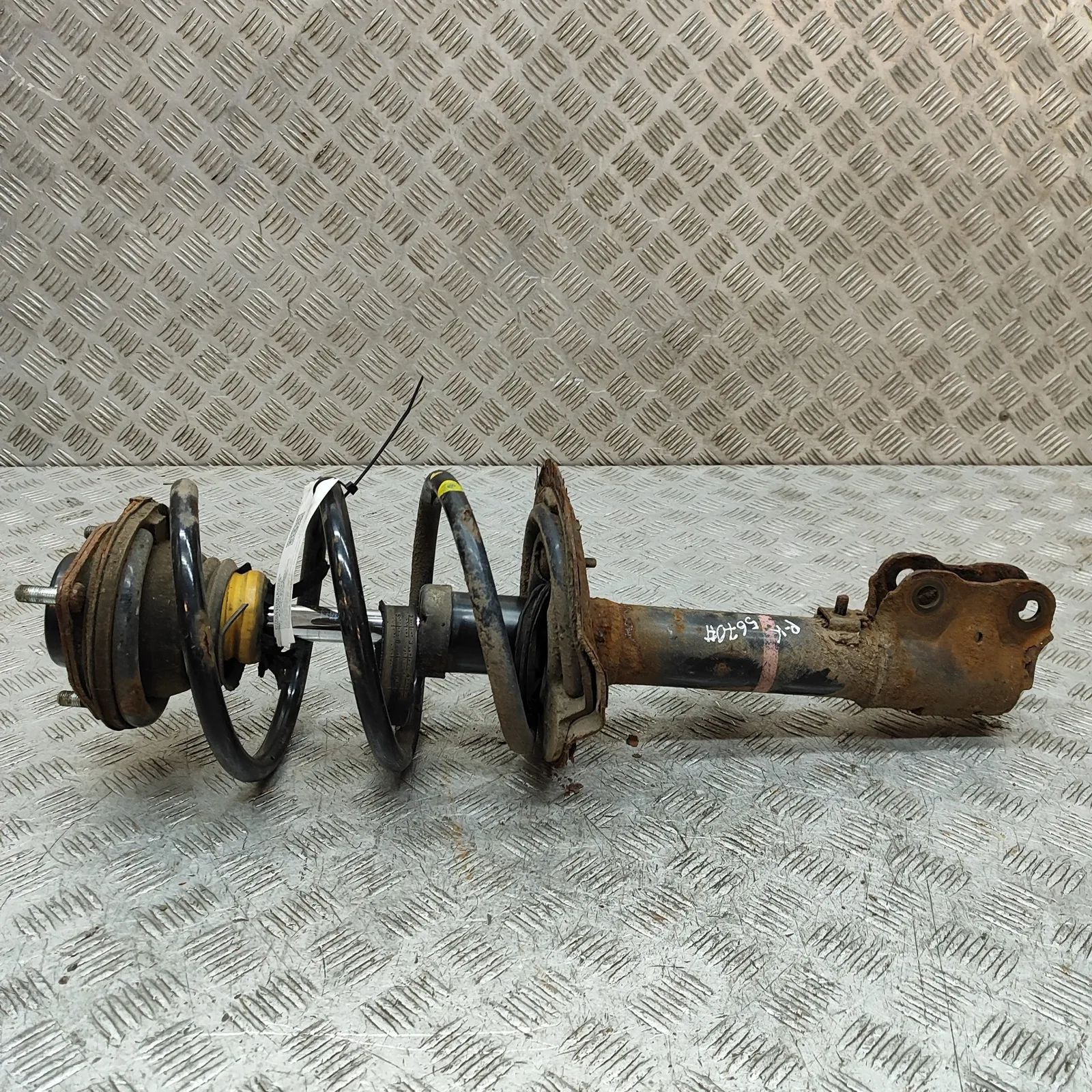 Mitsubishi Outlander Shock absorber — front left Shock absorber — front left — MITSUBISHI OUTLAN...